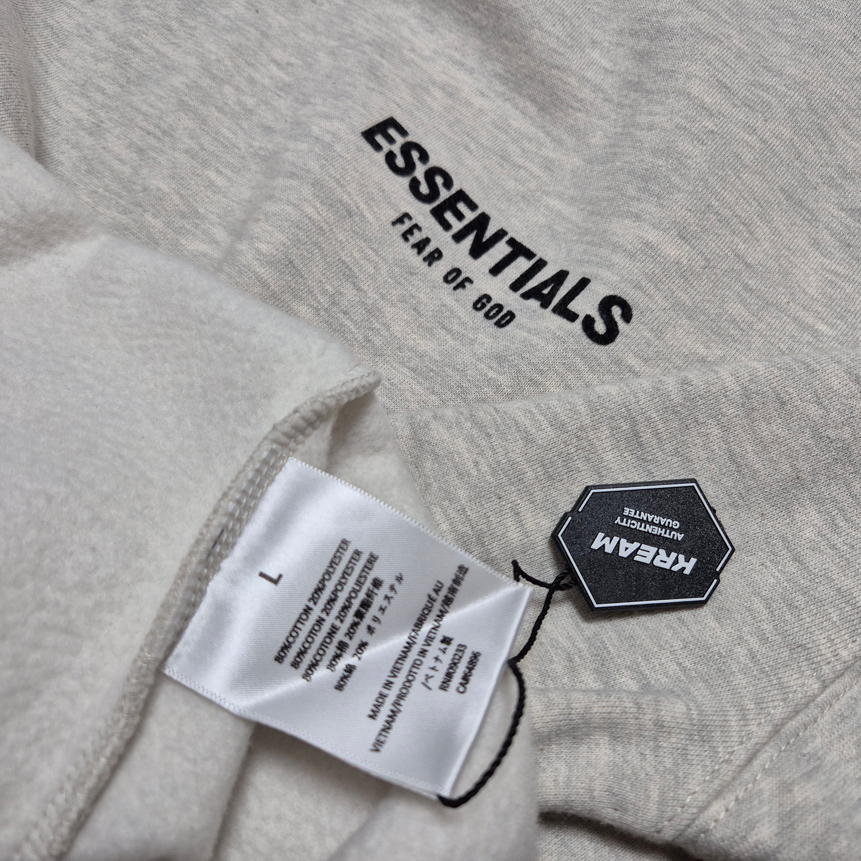 Essentials The Core Collection Hoodie Light Oatmeal 착용 스타일