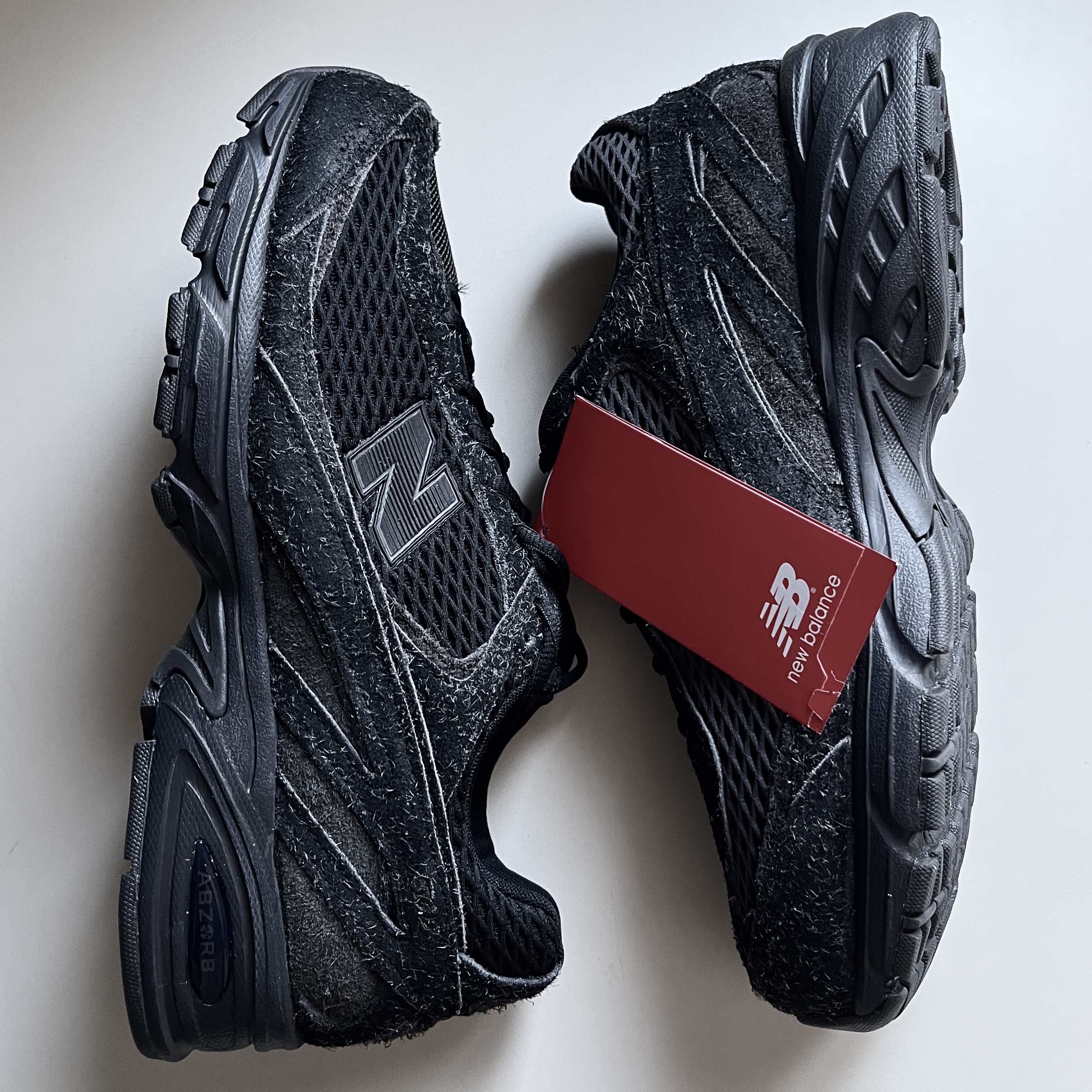 New Balance 509 Black Castle Grey 착용 스타일