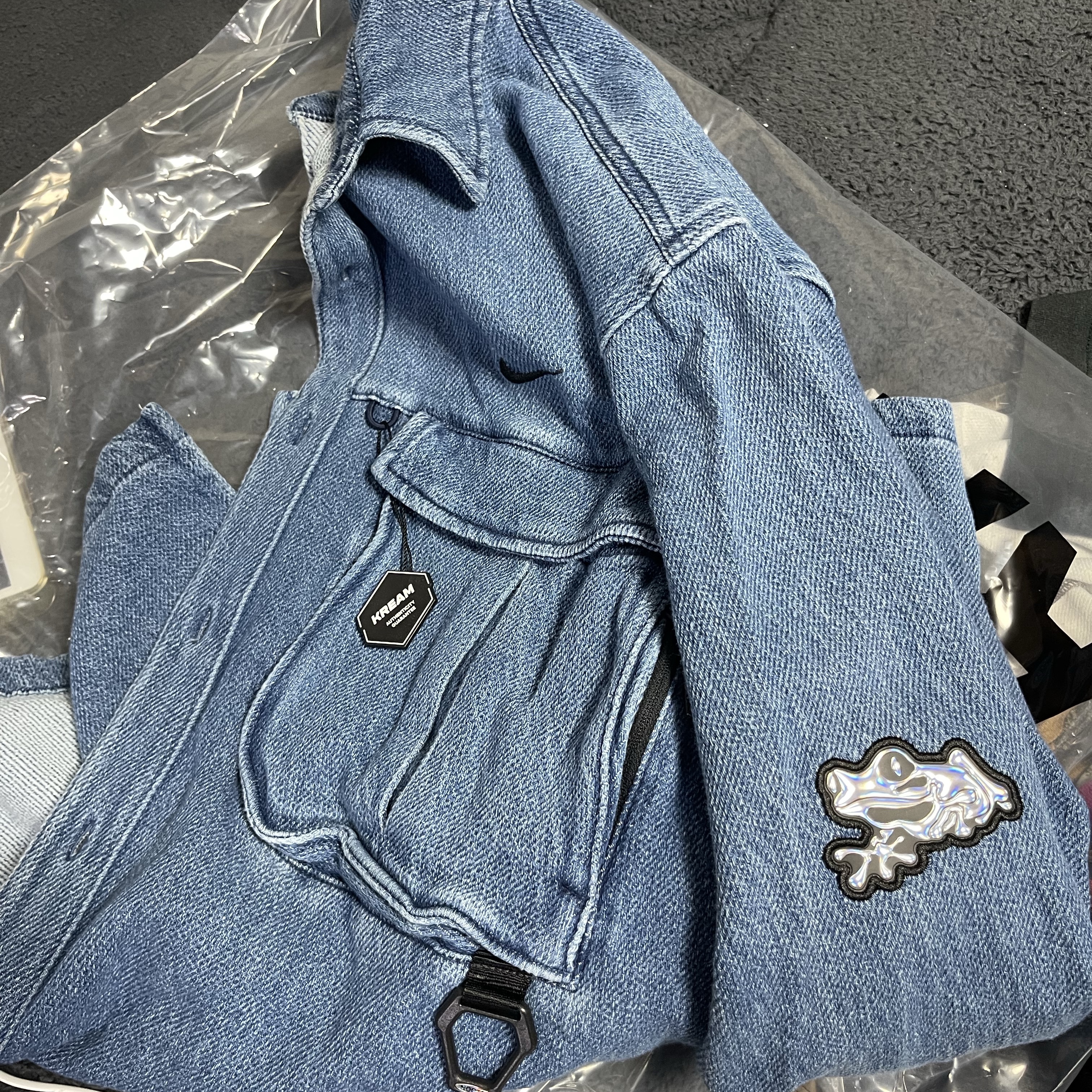 Nike x Drake Nocta Opal Lily Pad Denim Shirt French Blue (FZ3260-486) 착용 스타일