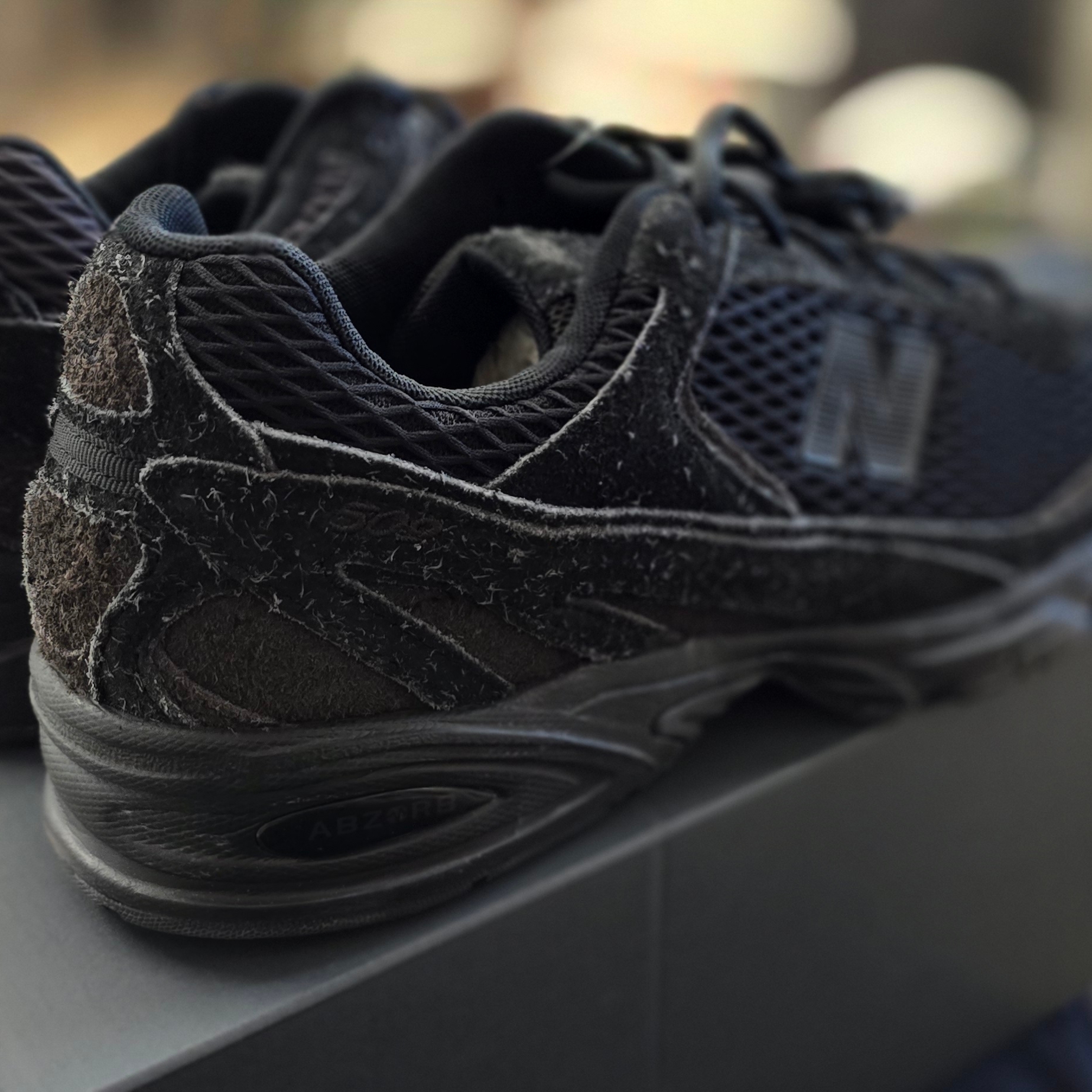 New Balance 509 Black Castle Grey 착용 스타일 - 2