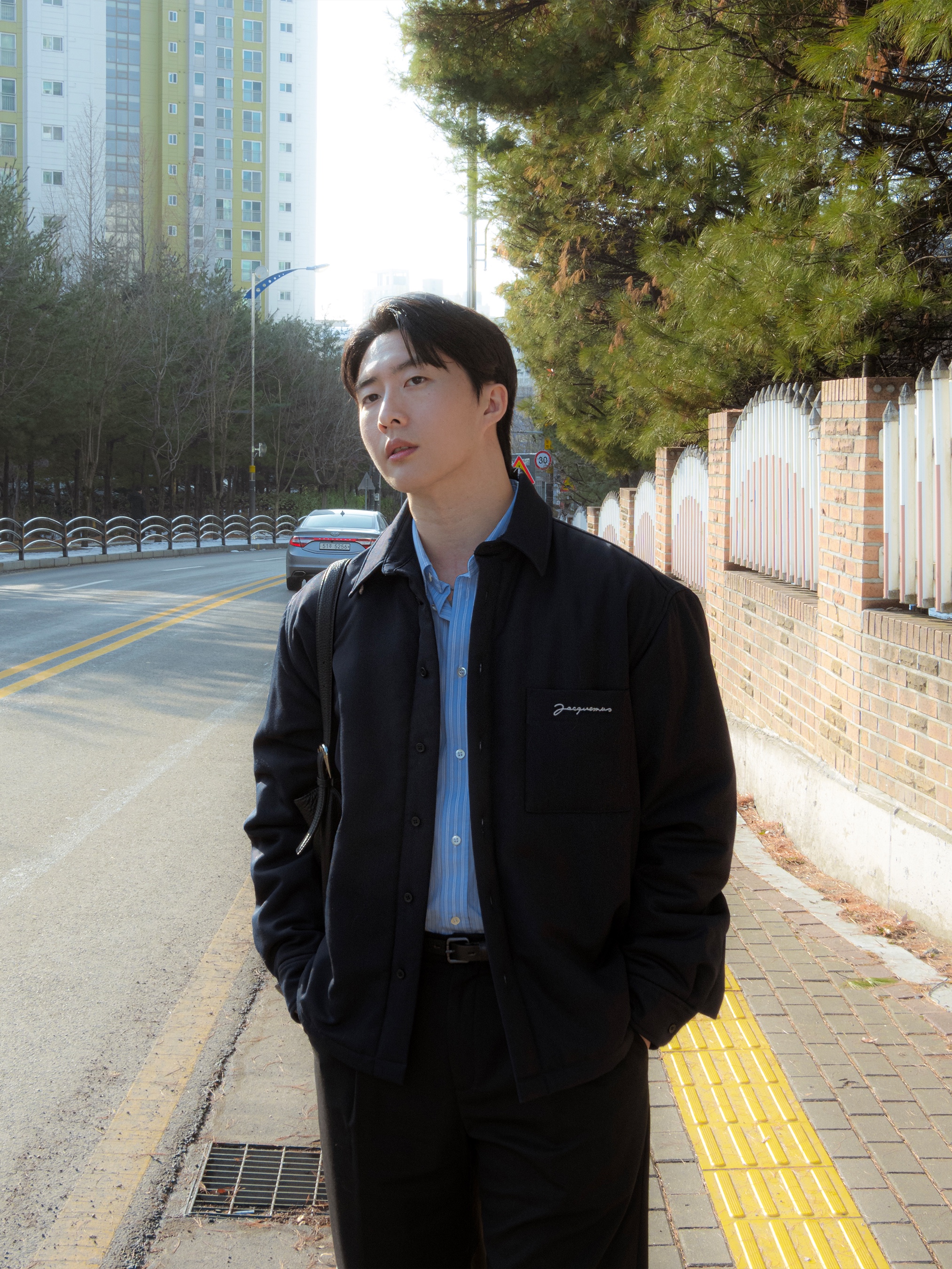 Jacquemus The Boulanger Shirt Dark Navy, Casio x A.P.C. A1000ACD-7 착용 스타일 - 2