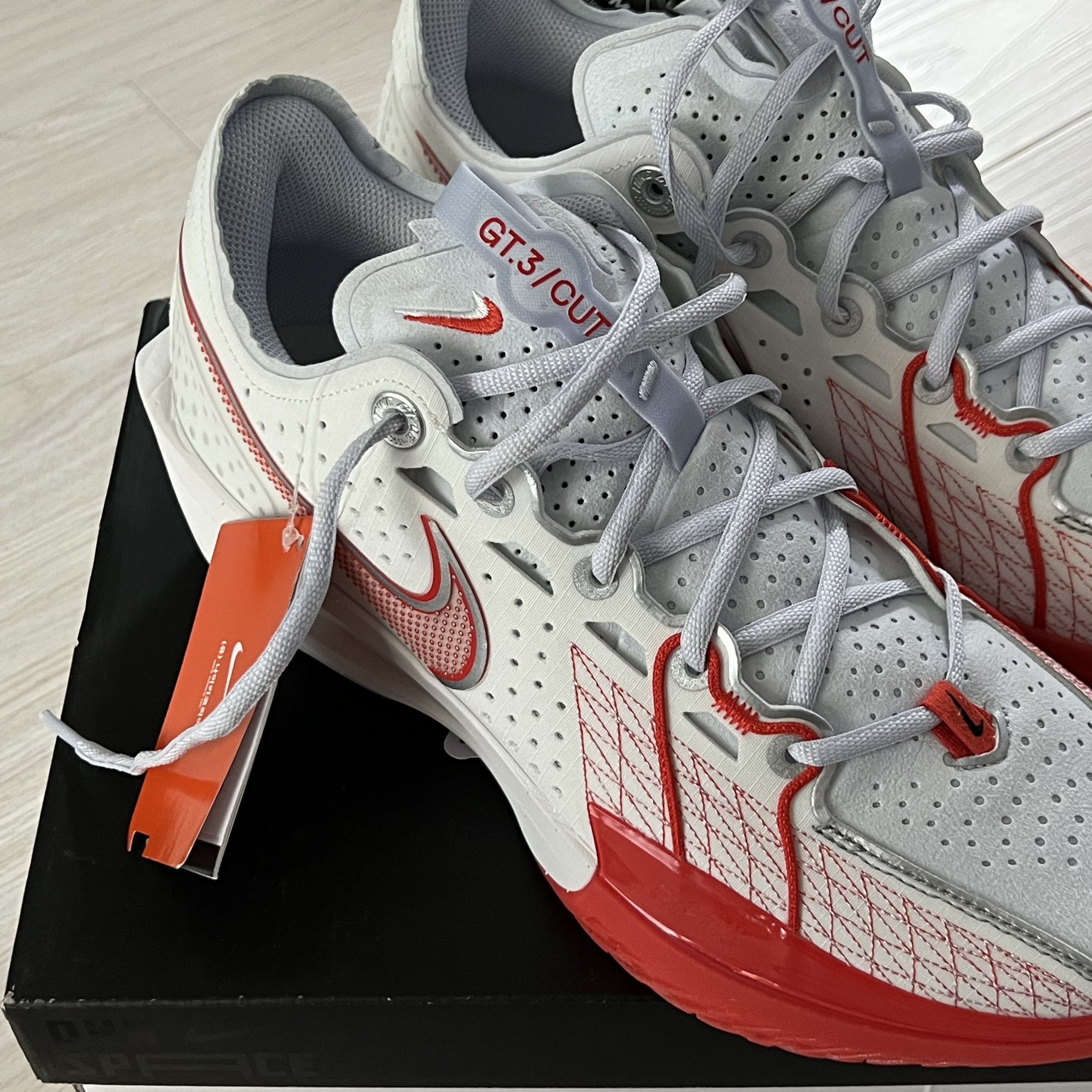 Nike Air Zoom GT Cut 3 EP Summit White Picante Red 착용 스타일