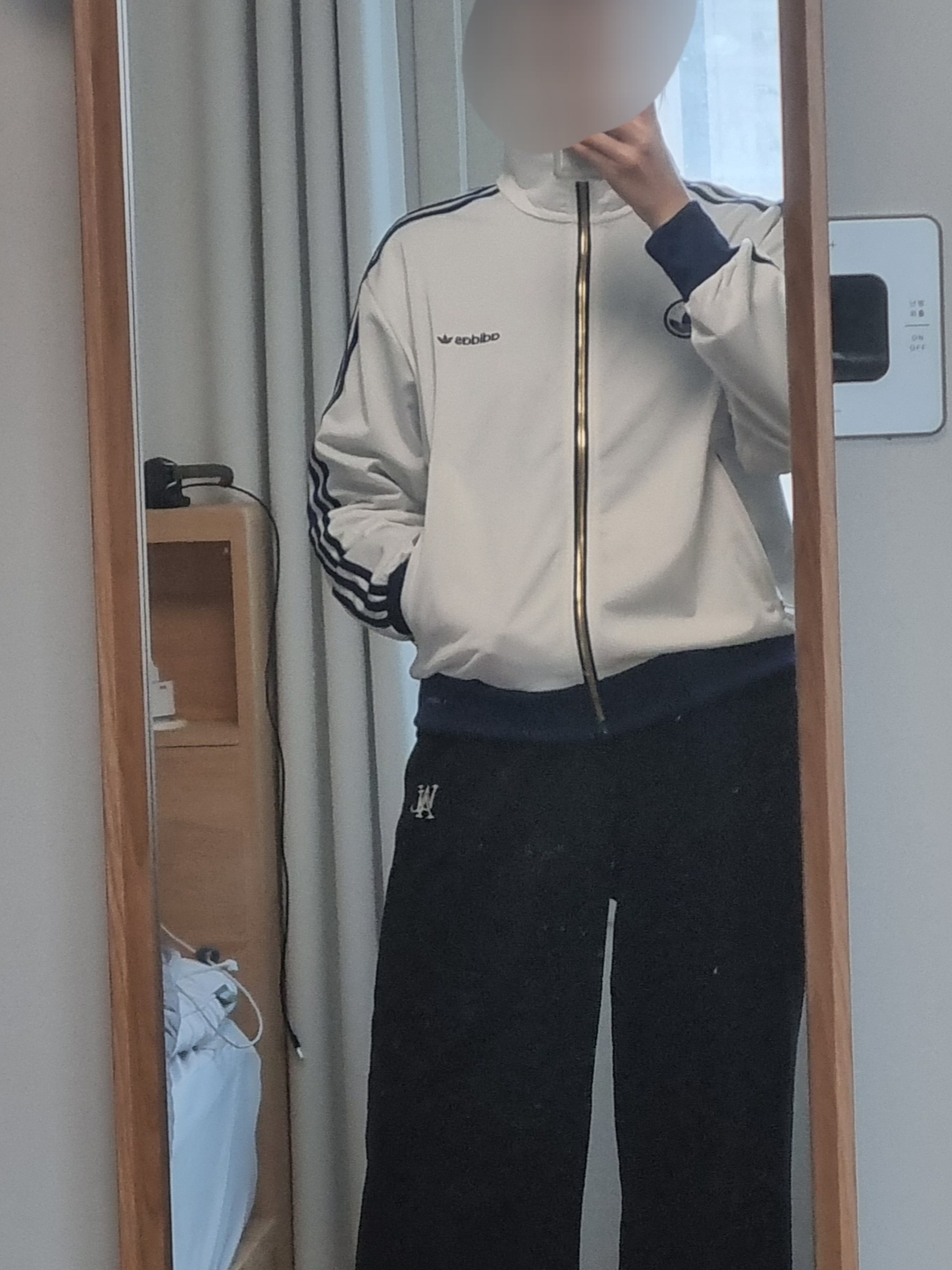 (W) Adidas Firebird Badge Track Top Cloud White - KR Sizing 착용 스타일 - 2