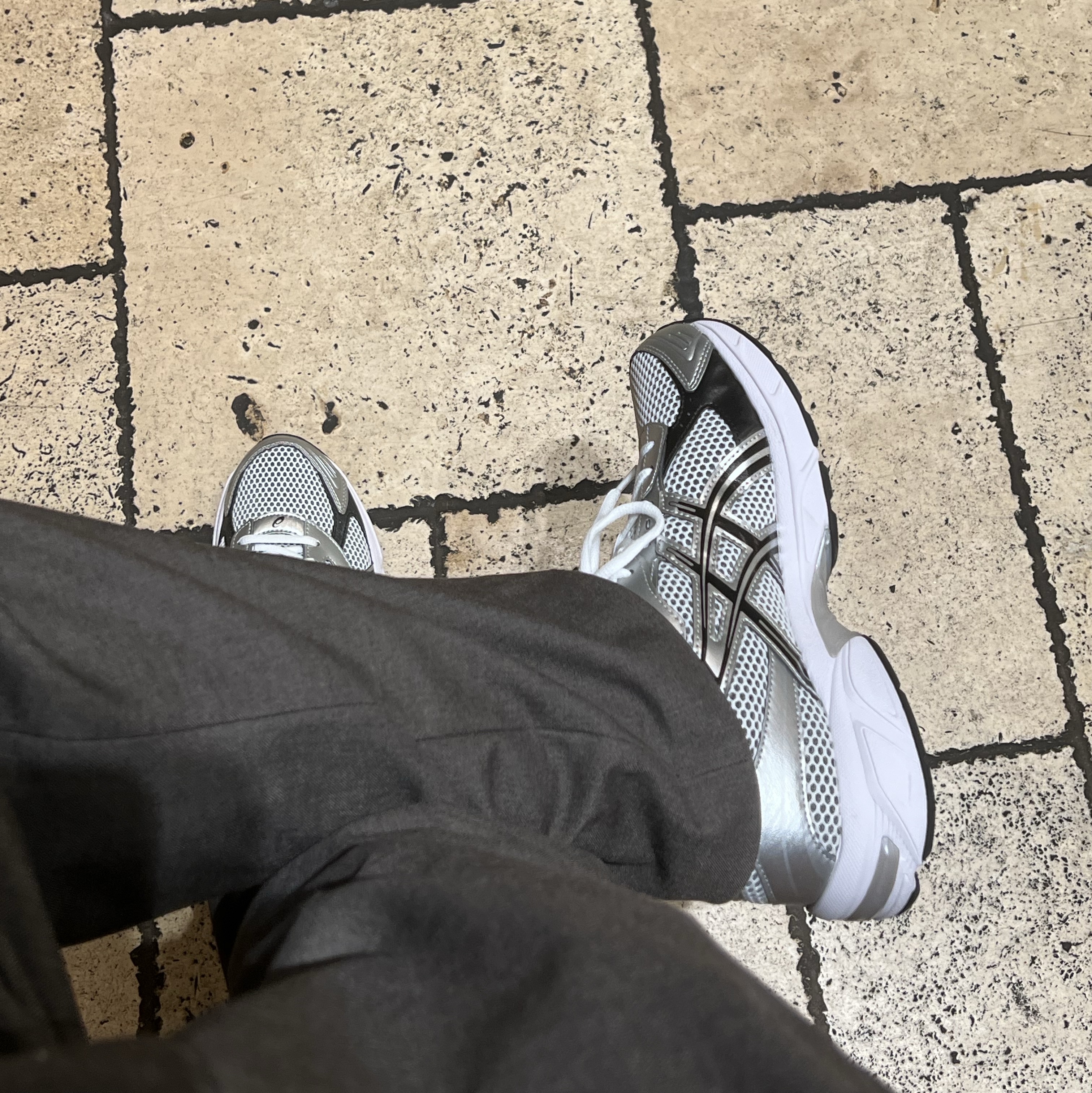 Asics Gel-1130 White Black 착용 스타일