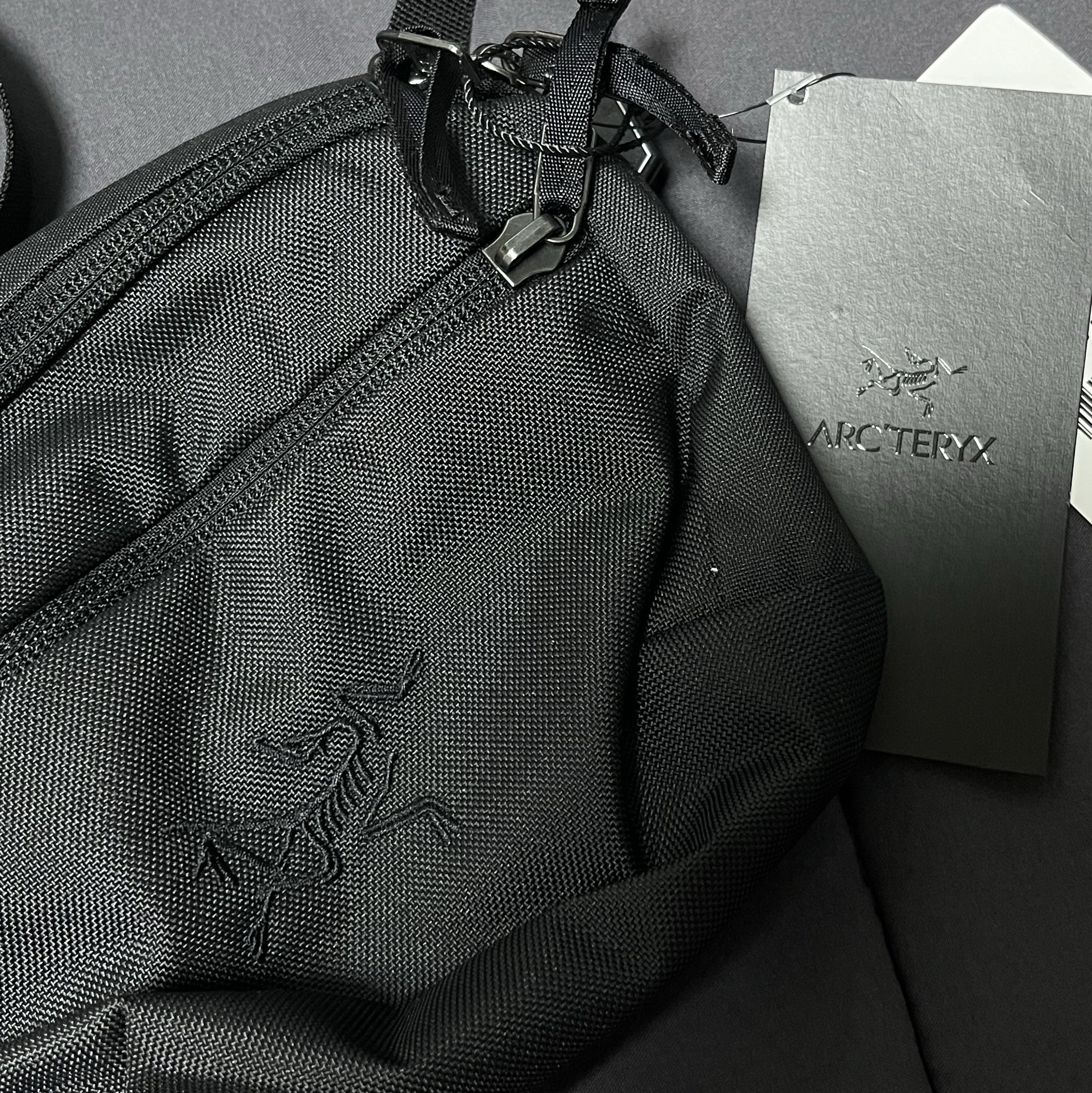 Arc'teryx Mantis 1 Waistpack Black II 착용 스타일