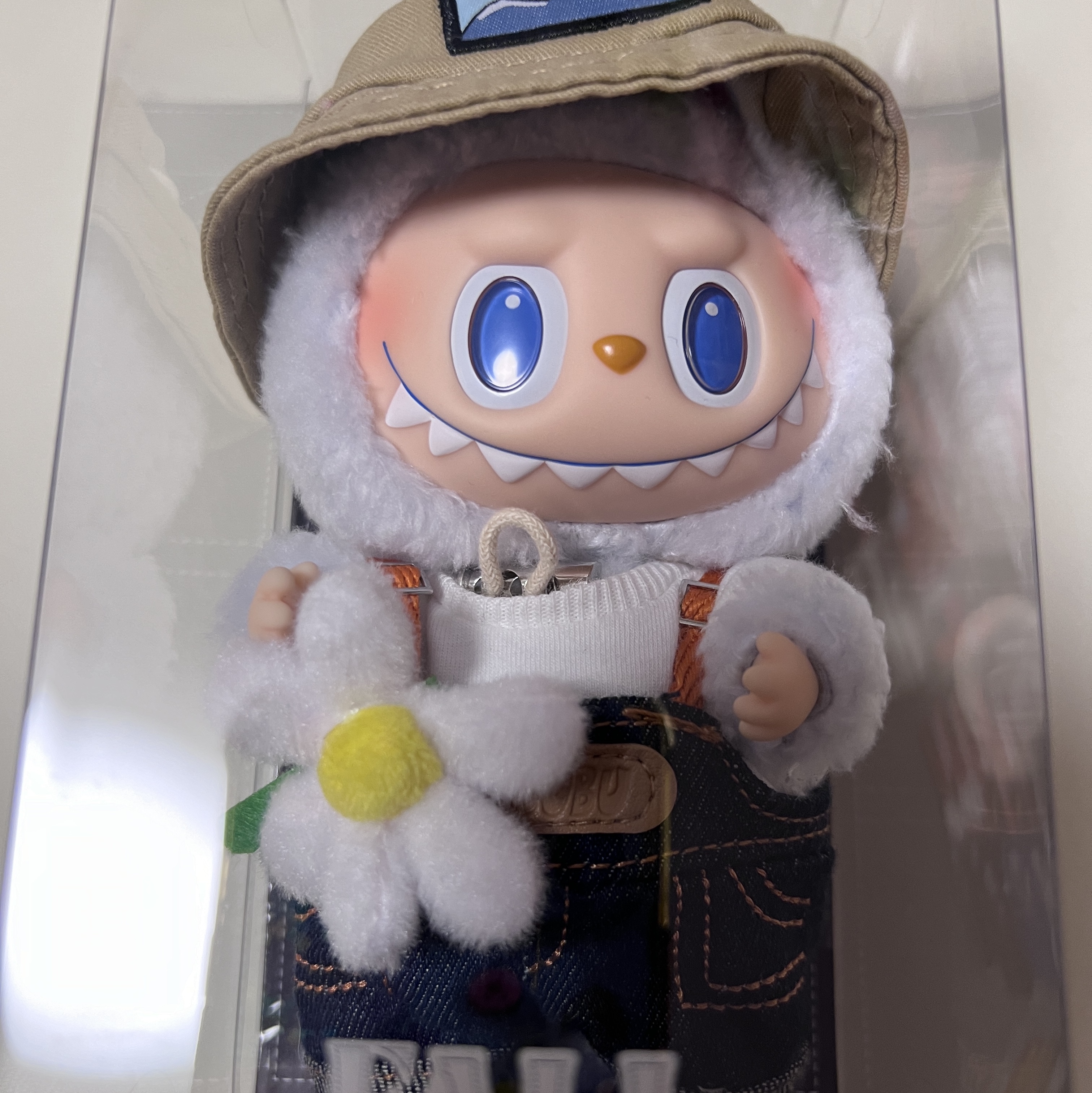 Pop Mart Fall In Wild Labubu Series Toy Keyring 착용 스타일