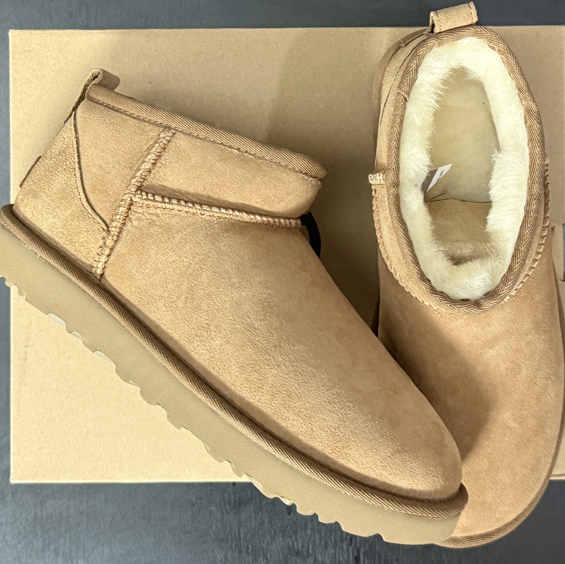 (W) UGG Classic Ultra Mini Boots Chestnut 착용 스타일