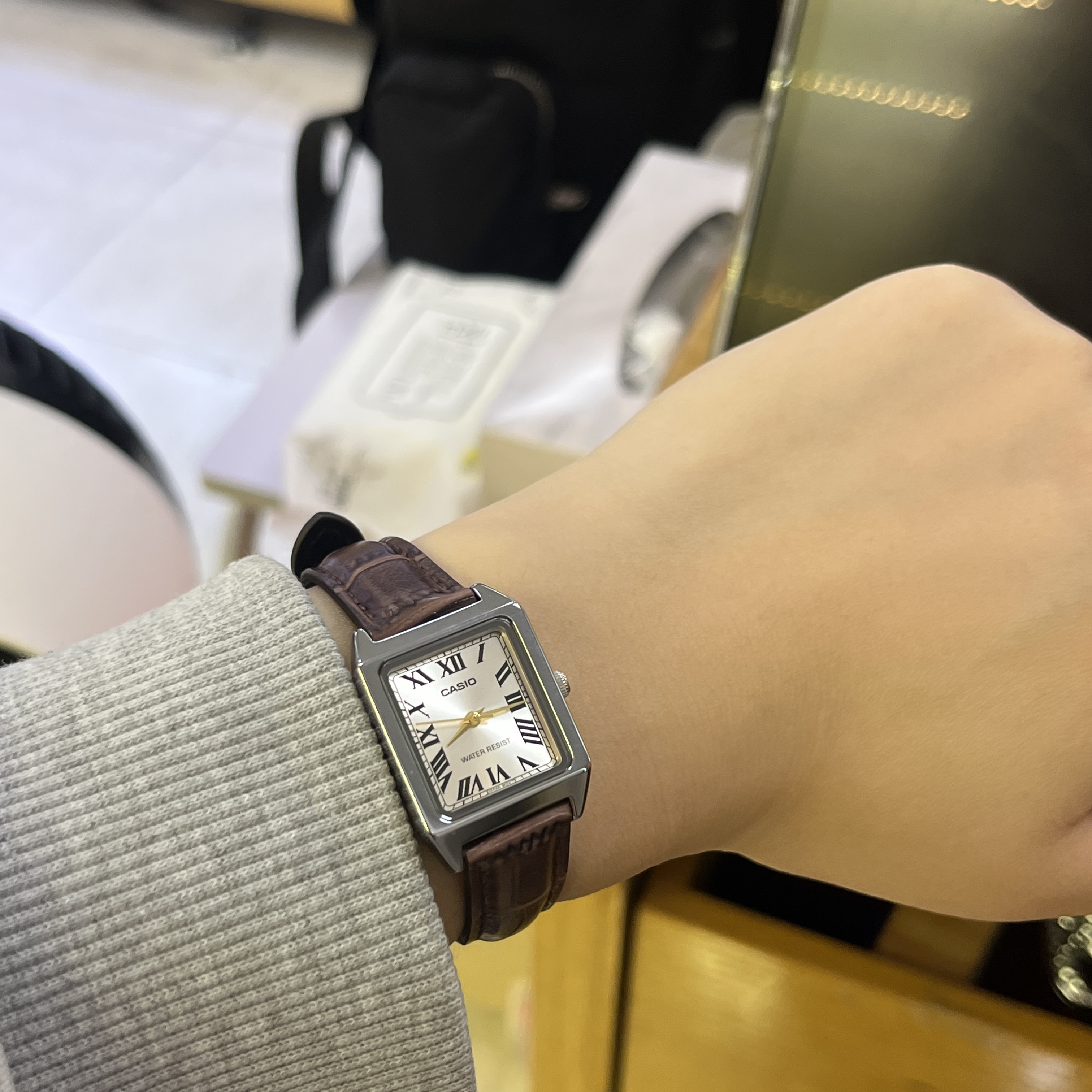 Casio LTP-V007L-9B 착용 스타일 - 2