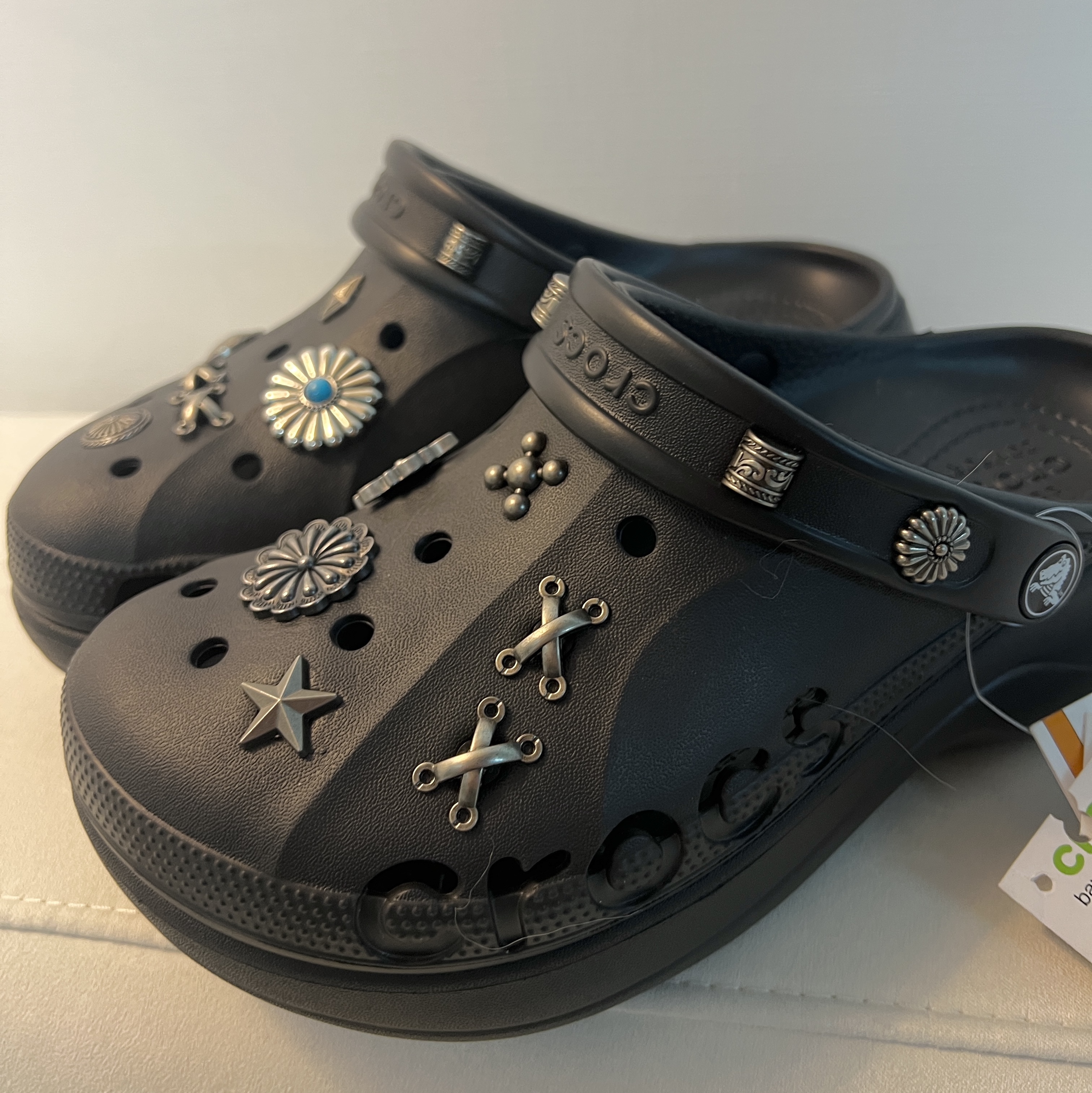 (W) Crocs Baya Platform Clog Black 착용 스타일 - 2
