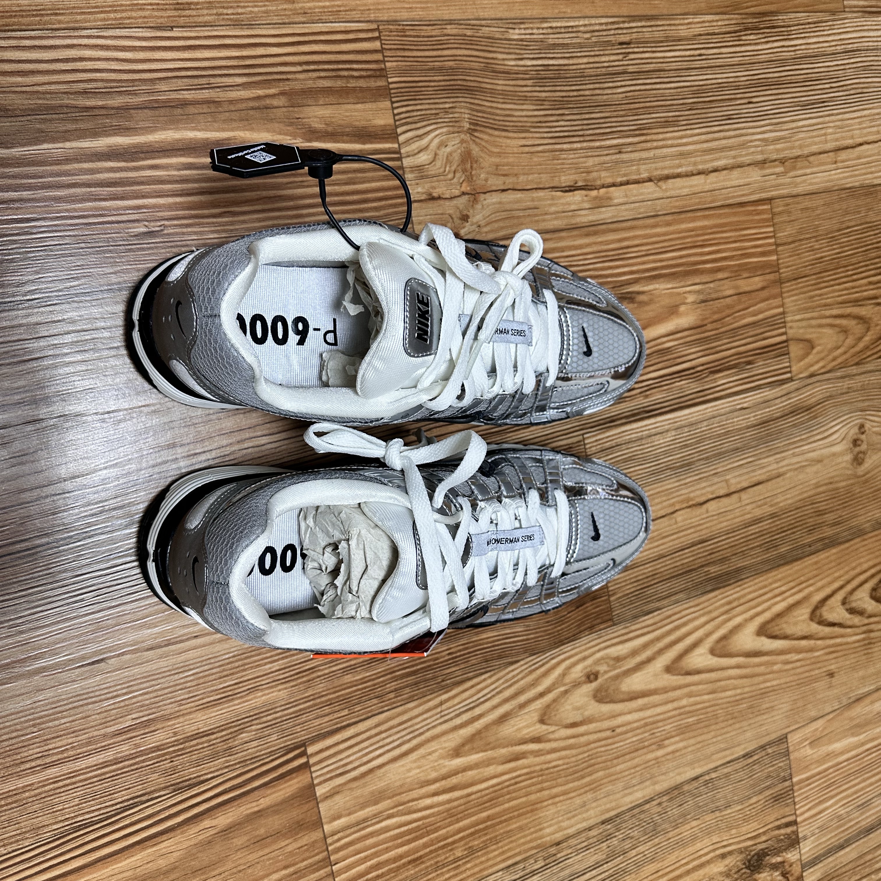 Nike P-6000 Metallic Silver 착용 스타일 - 4