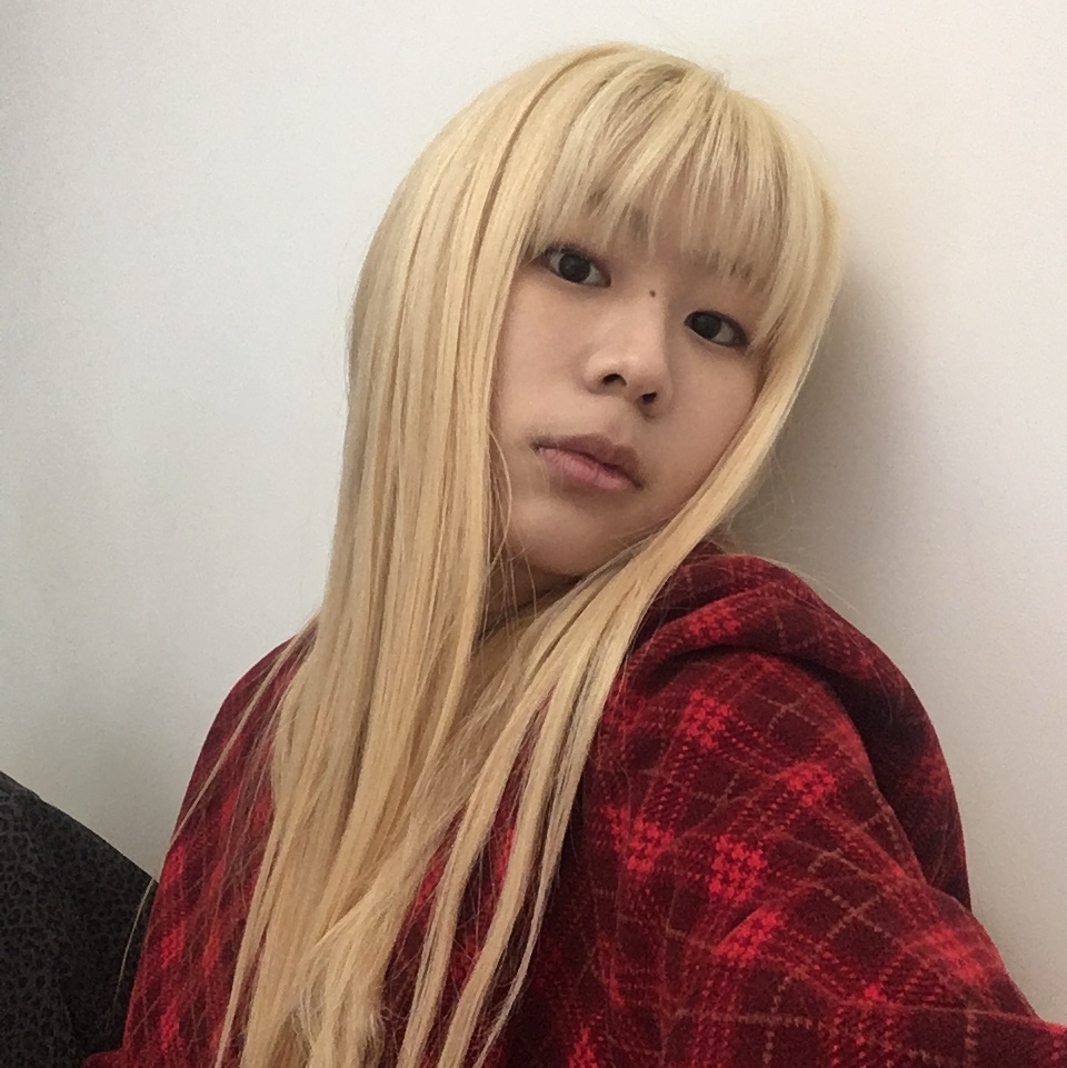 호노 리포트 카라리스 가디건 레드 아가일 착용 스타일 - 4