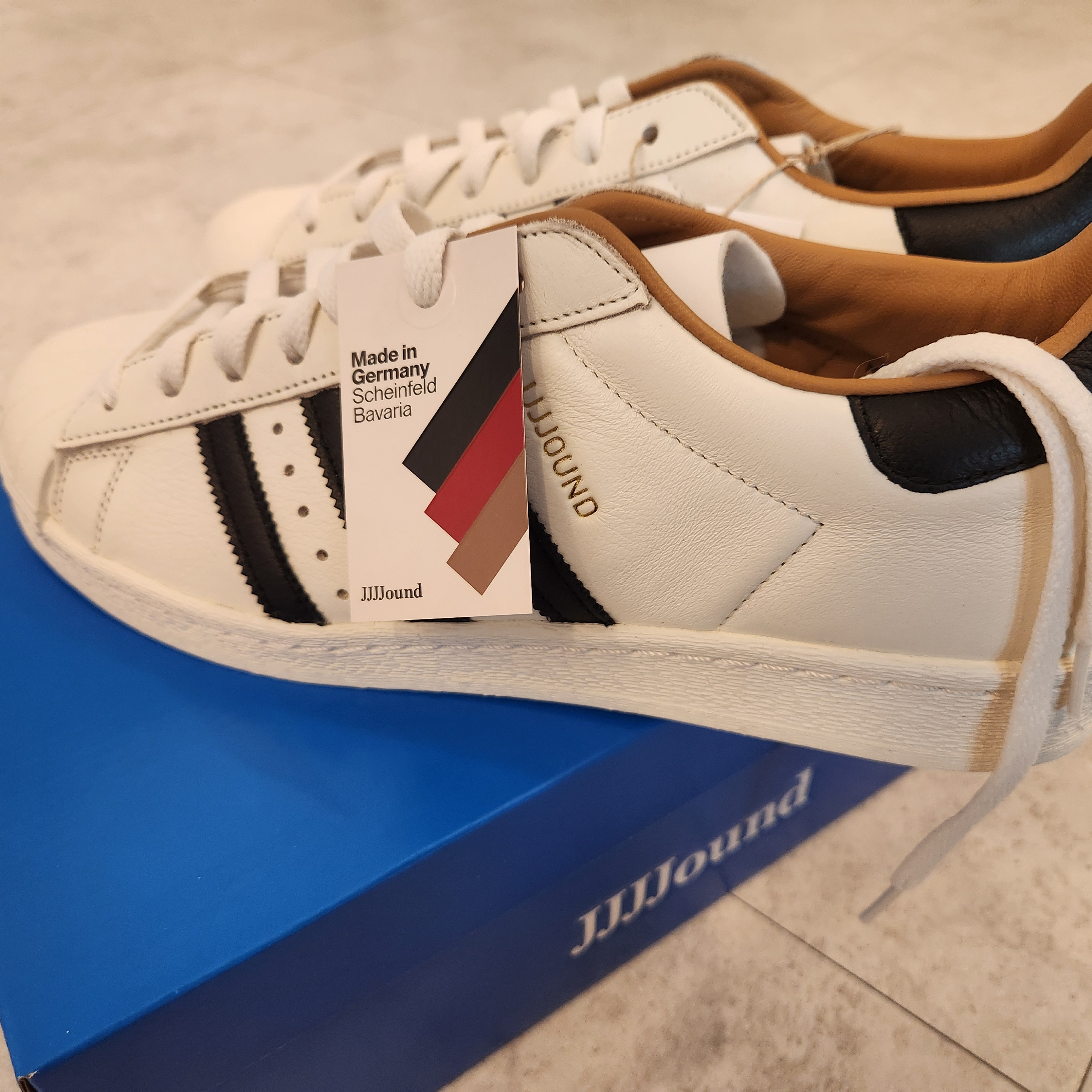 Adidas x JJJJound Superstar 82 Made in Germany Off White Core Black 착용 스타일 - 2