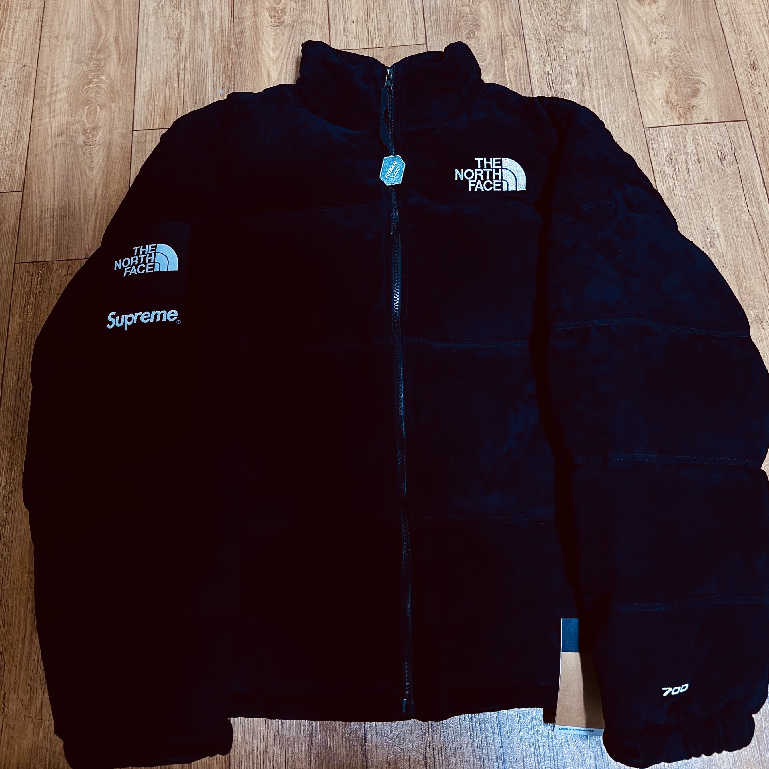 Supreme x The North Face Suede Nuptse Jacket Black - 23FW 착용 스타일