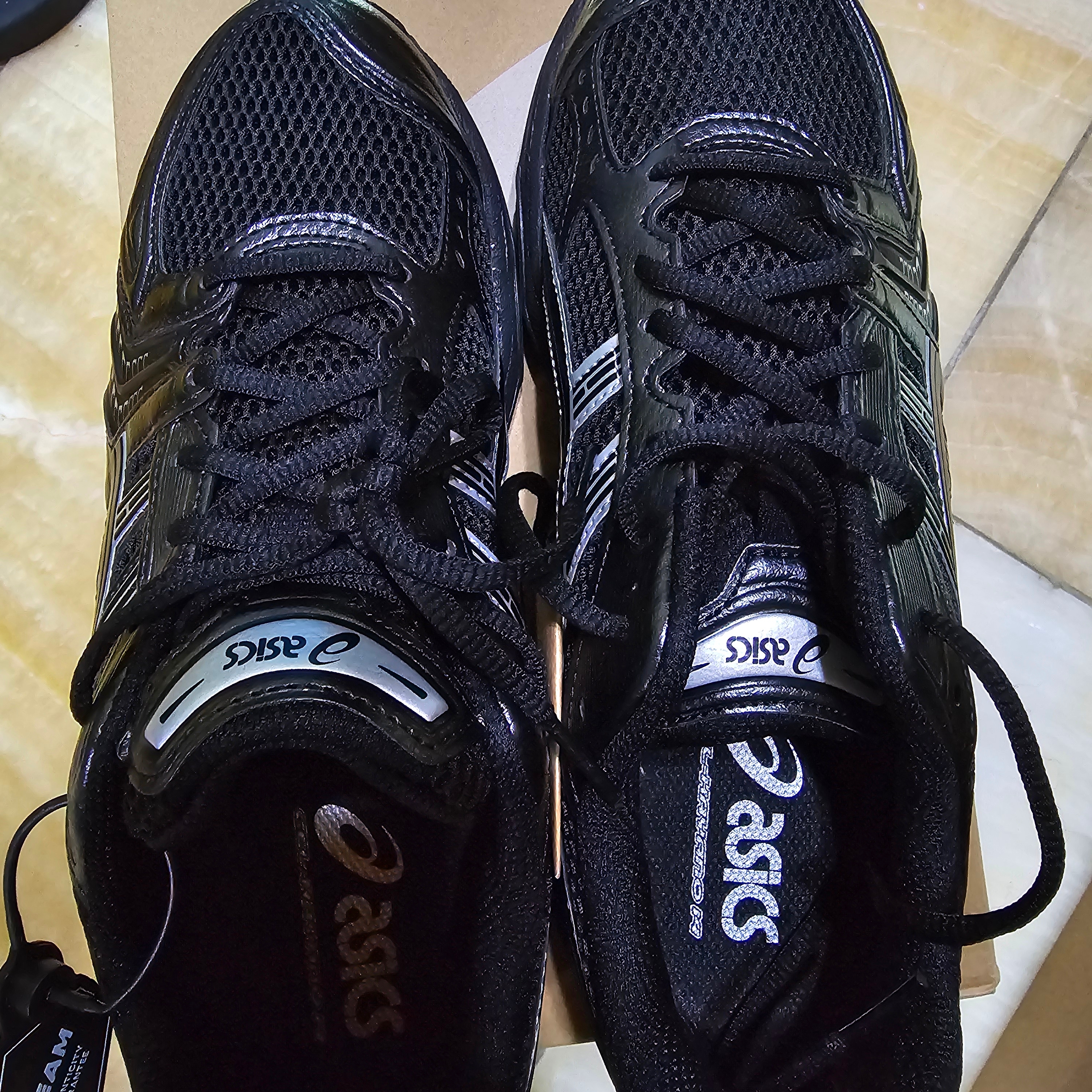 Asics Gel-Kayano 14 Black Pure Silver 착용 스타일