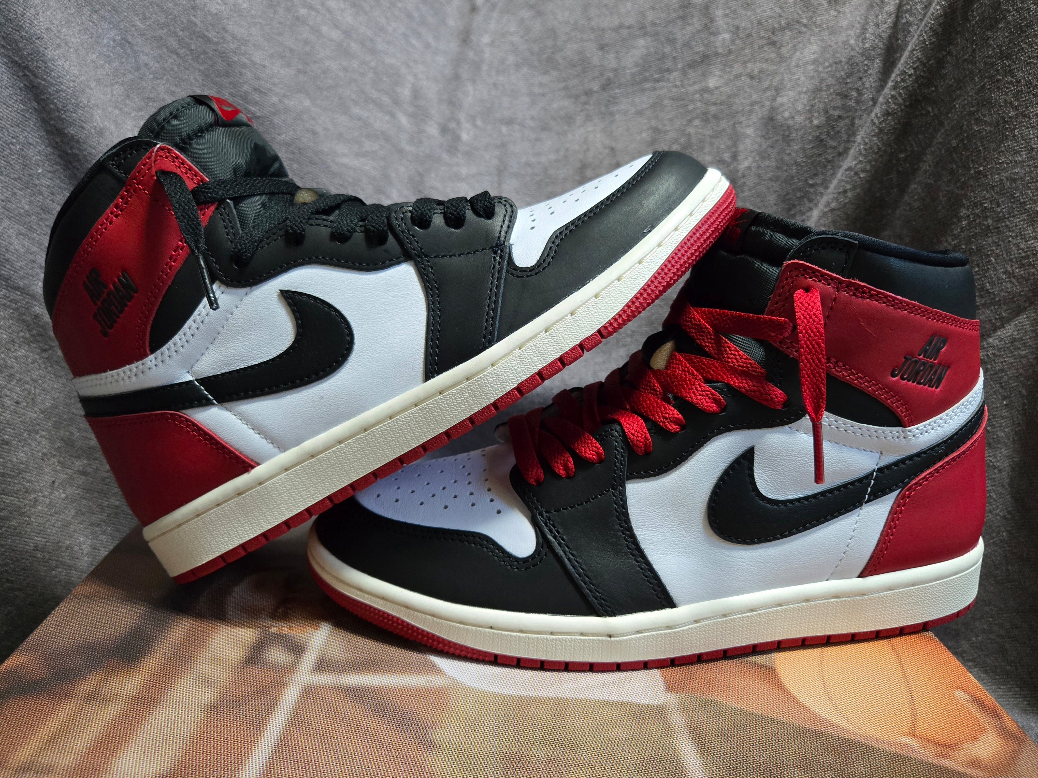 Jordan 1 Retro High OG Black Toe 착용 스타일 - 1