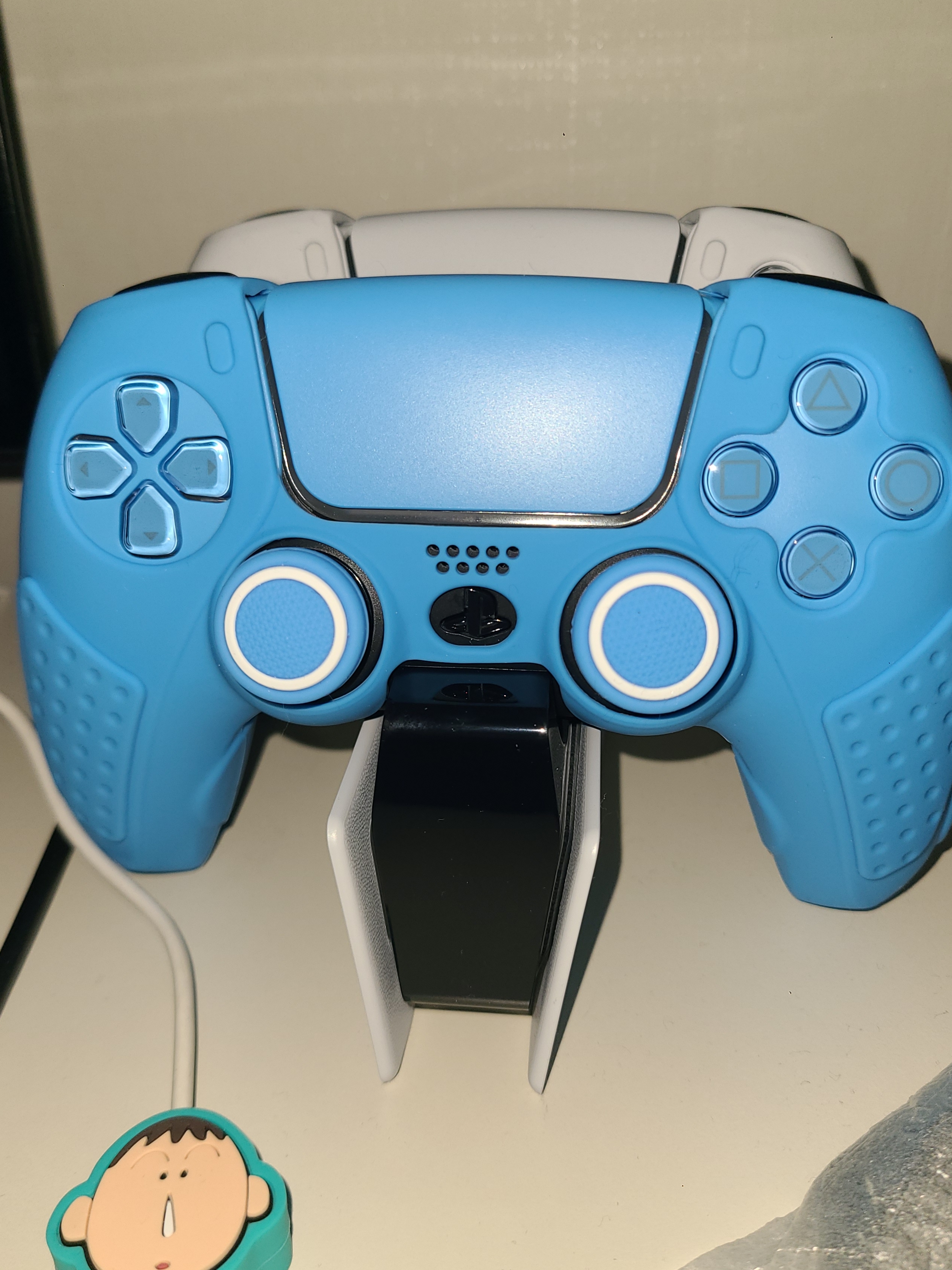 PlayStation 5 DualSense Charging Station, PlayStation 5 DualSense Wireless Controller Starlight Blue 착용 스타일 - 1