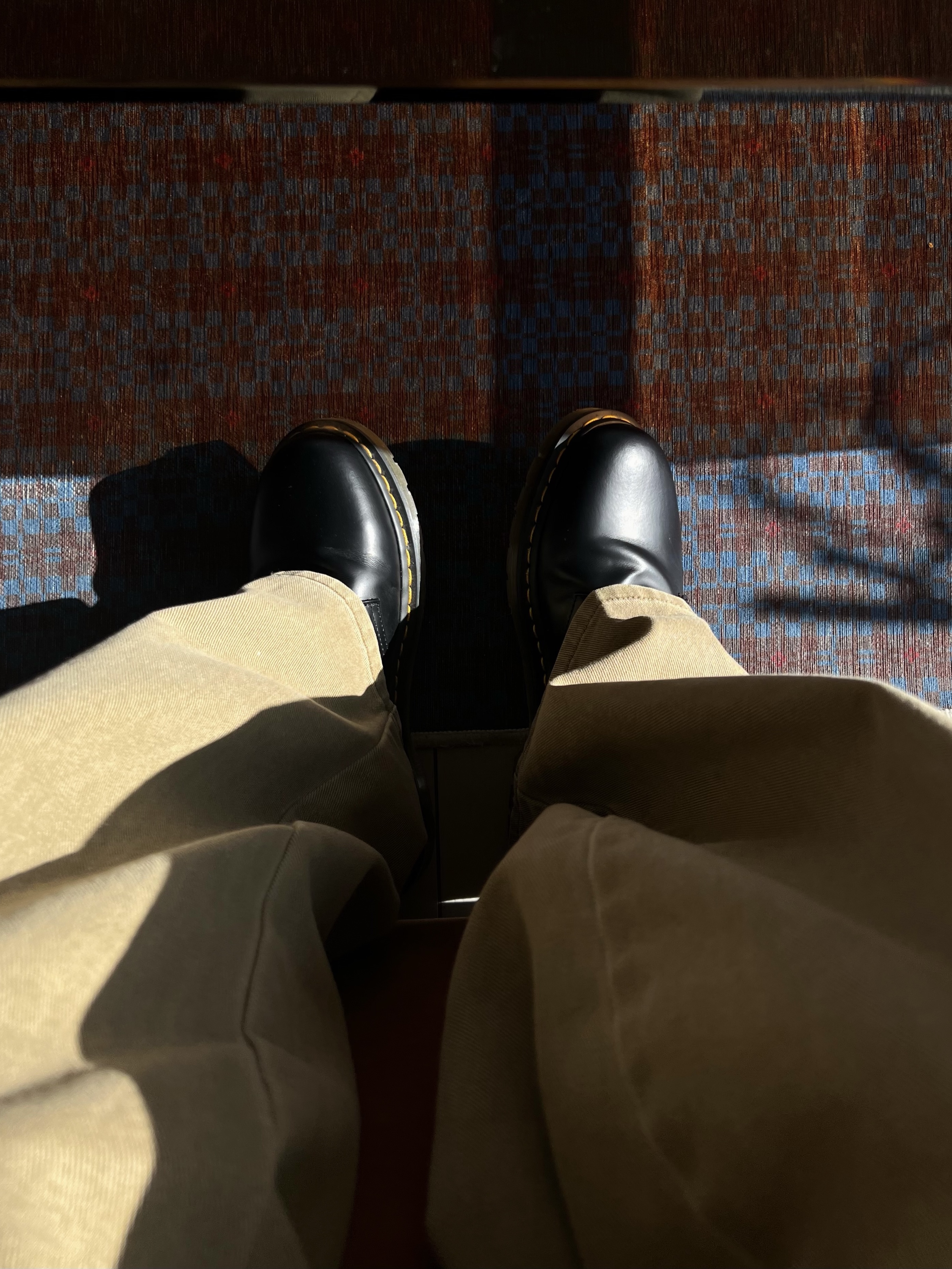 Dr. Martens 1461 Smooth Black 착용 스타일 - 6