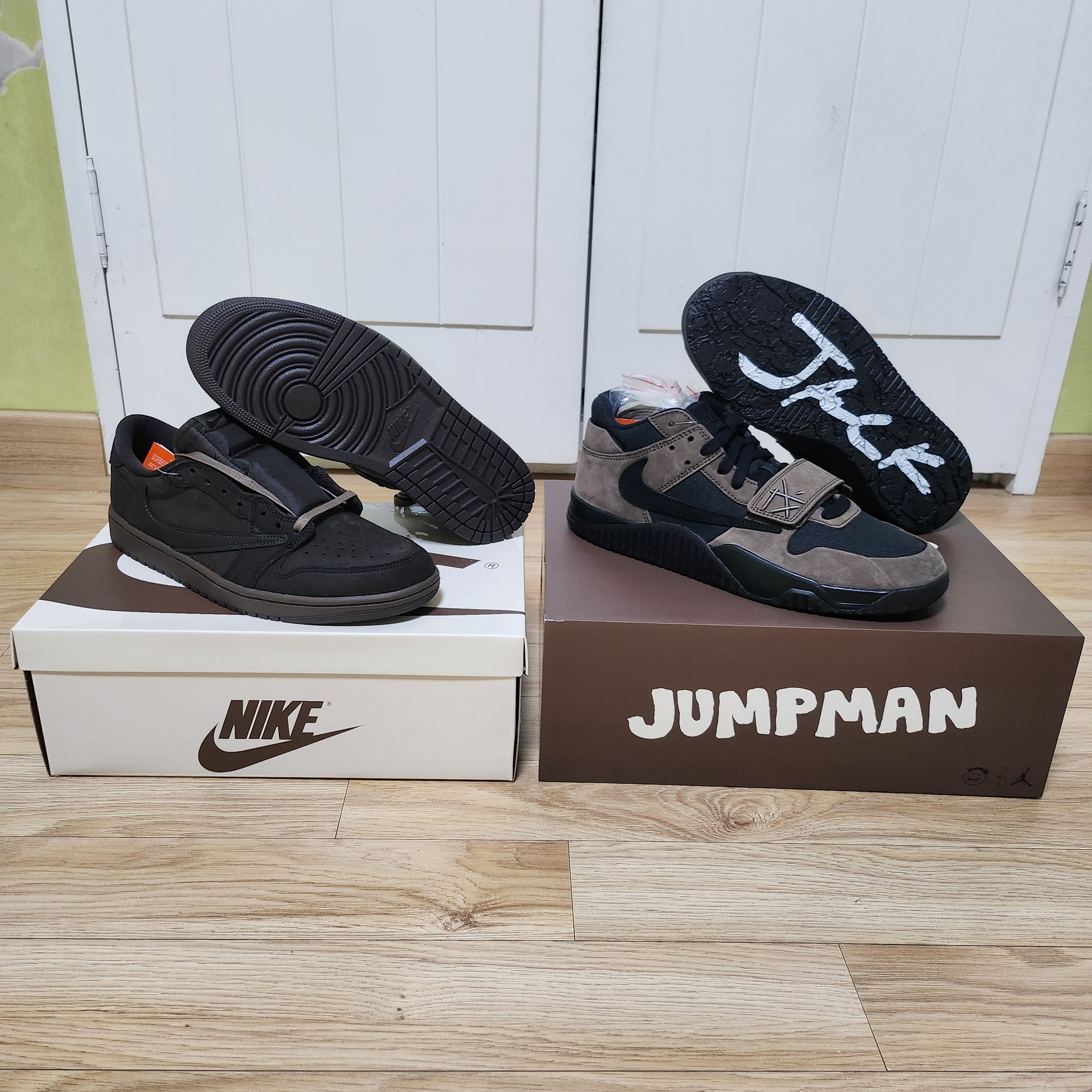 Jordan 1 x Travis Scott Retro Low OG SP Velvet Brown and Dark Mocha, Jordan x Travis Scott Jumpman Jack TR Black and Dark Mocha 착용 스타일