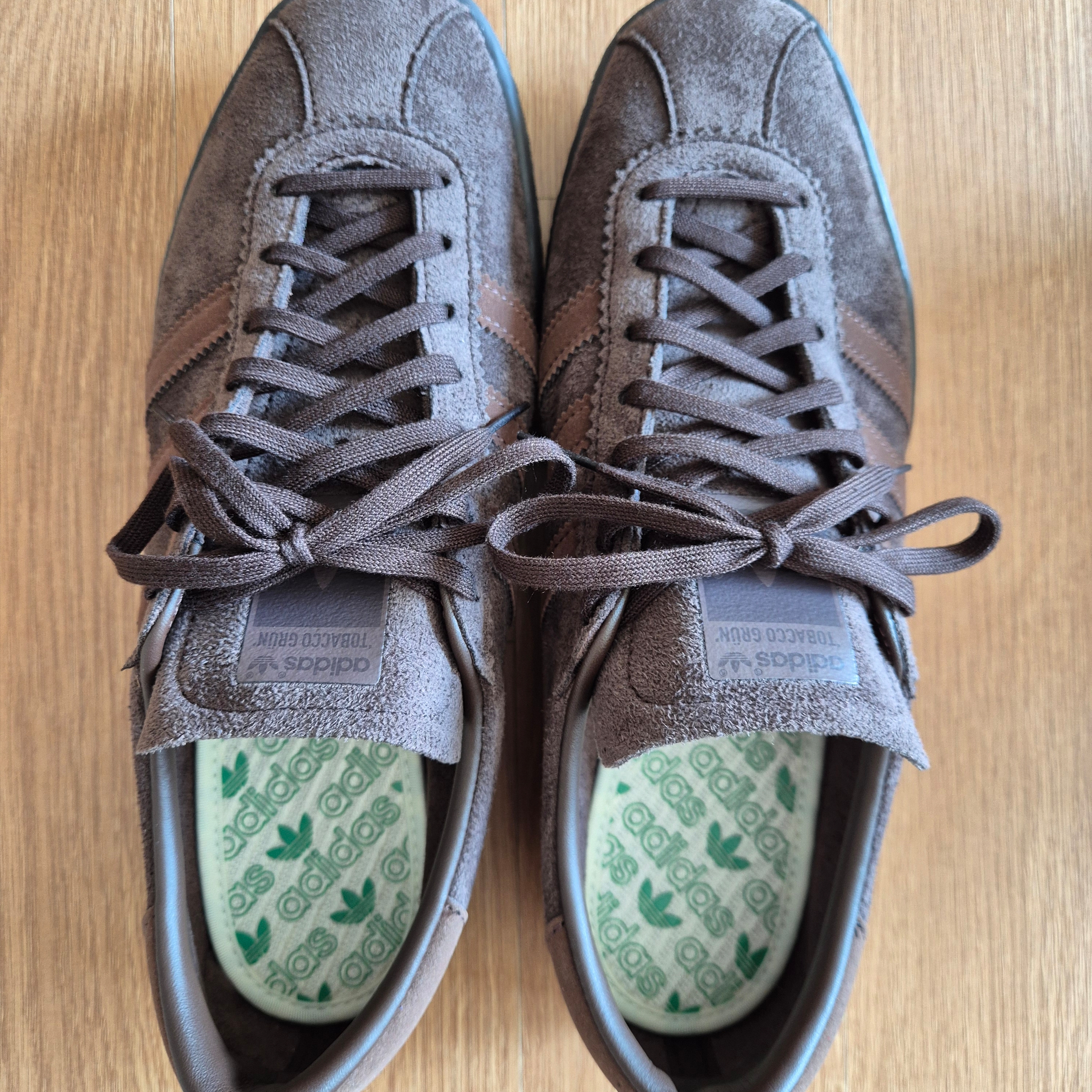 Adidas Tobacco Gruen Dark Brown 착용 스타일