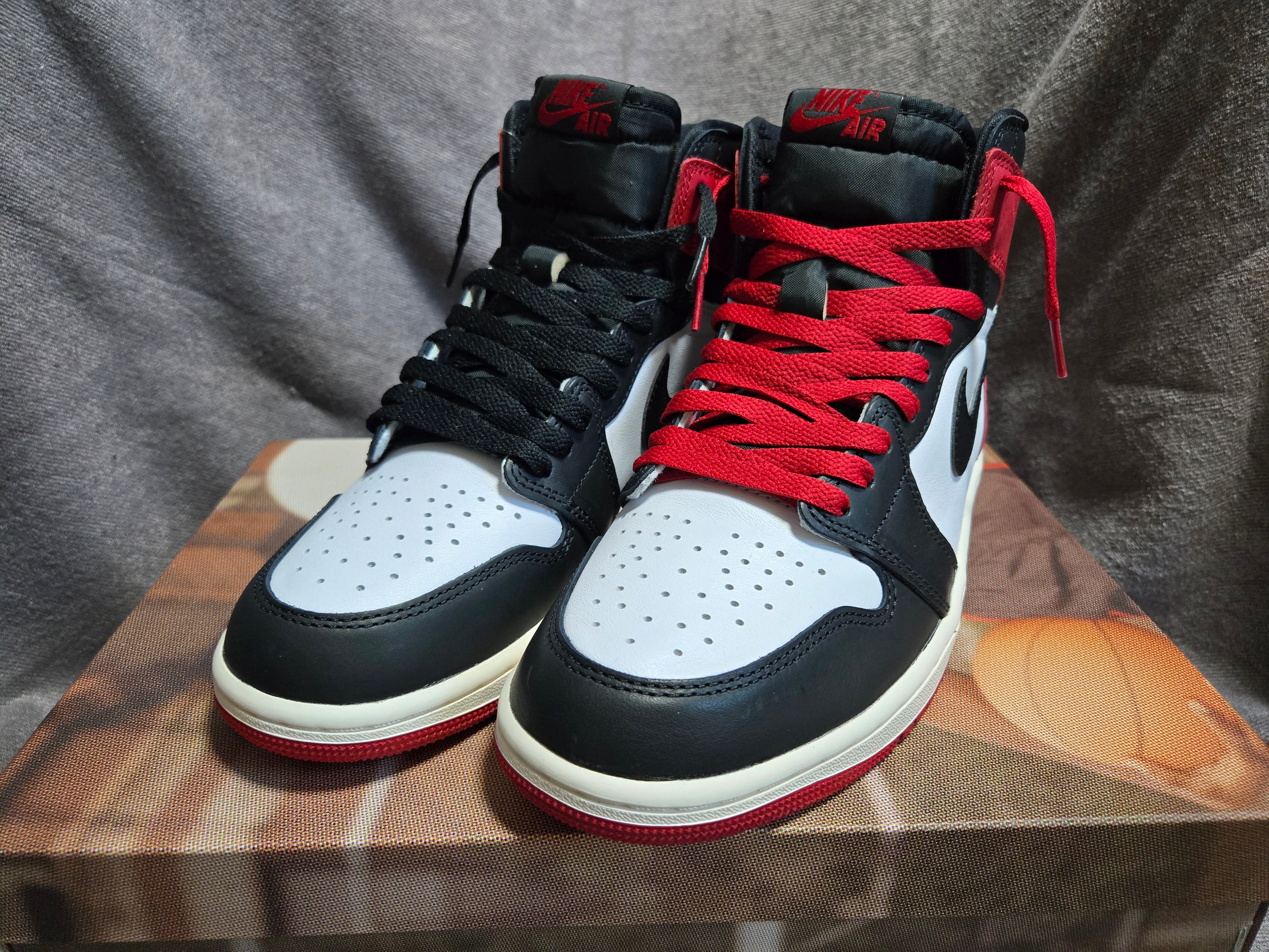 Jordan 1 Retro High OG Black Toe 착용 스타일 - 4