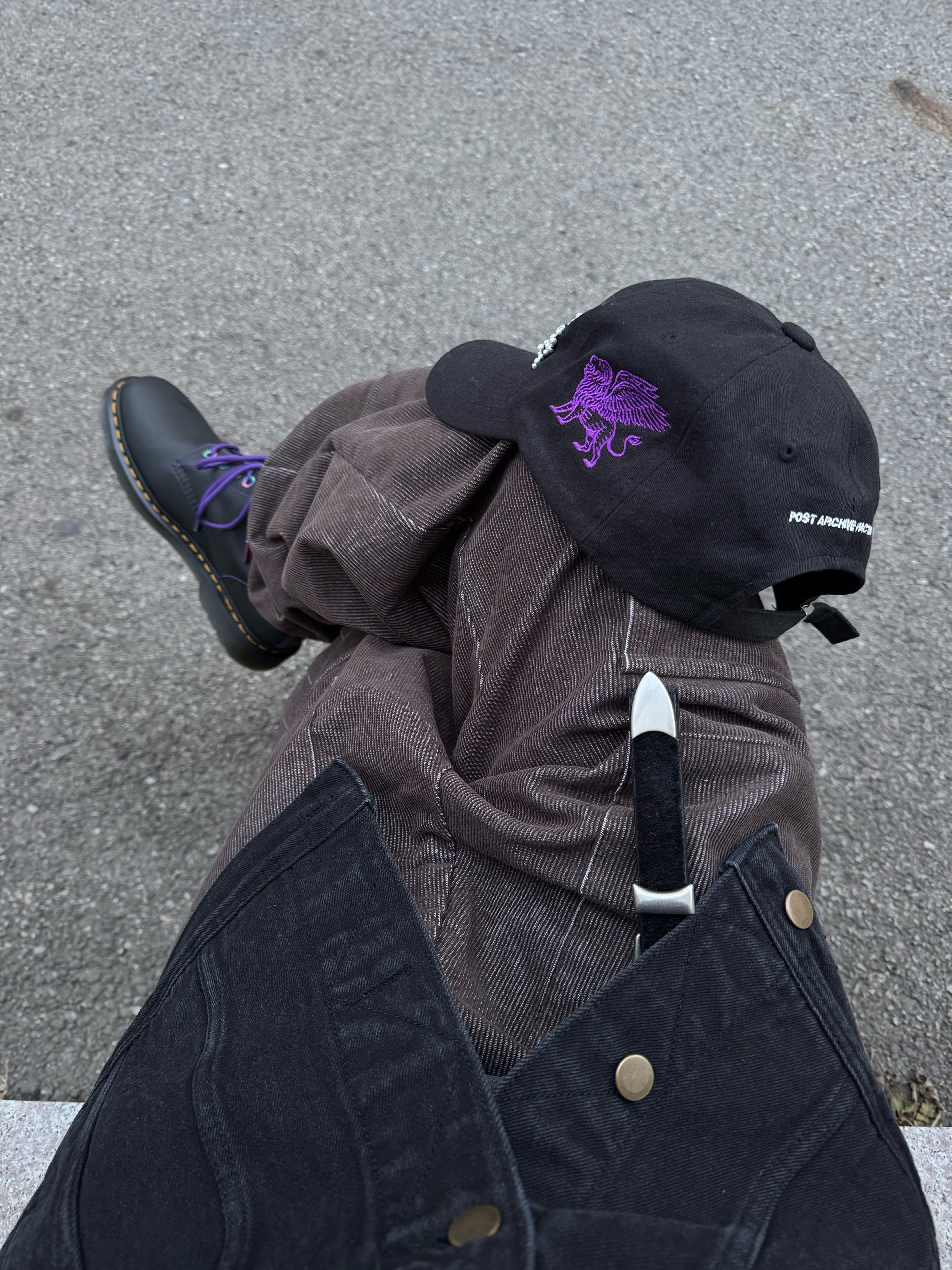 ersco Ancient Denim Trucker Jacket Black, Hono Report Big Pocket Cargo Pants Brown 착용 스타일 - 2