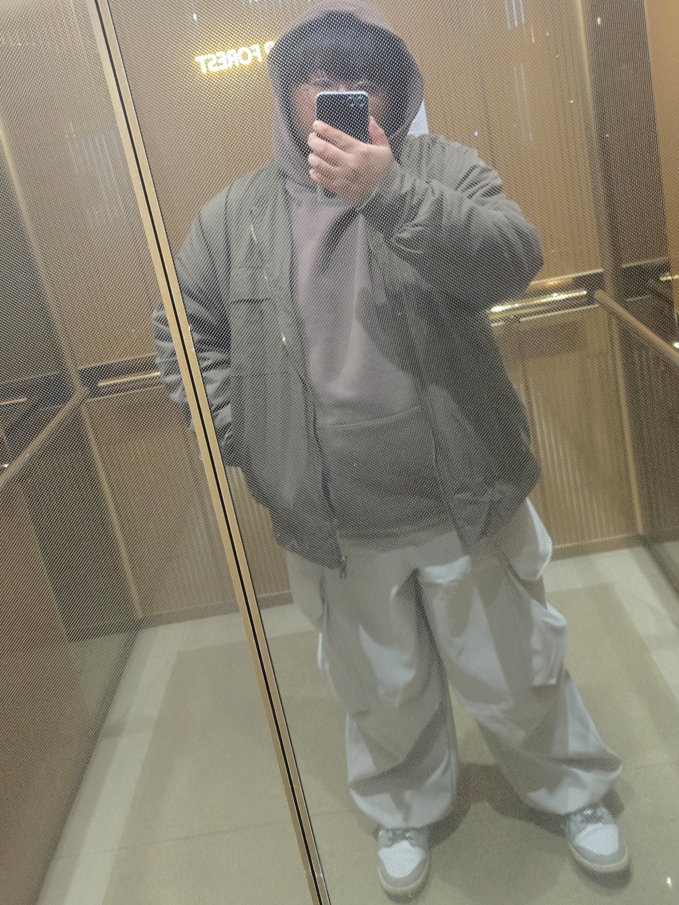 IAB Studio Hoodie Choco - Harajuku Exclusive, (W) Nike Dunk Low Light Smoke Grey 착용 스타일