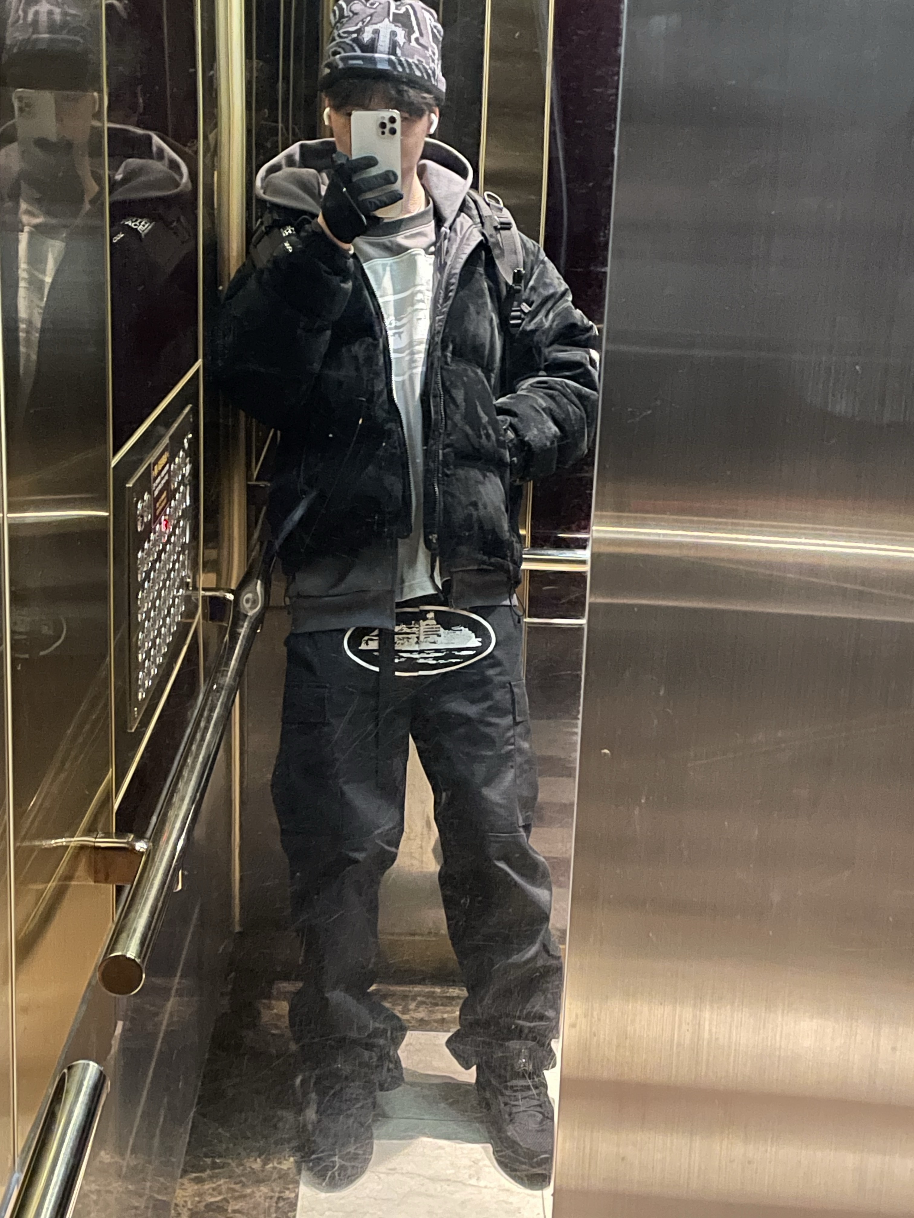 Corteiz 5 Starz Special Edition Guerillaz Cargo Pants Black, Nike x Swarovski Ja 2 Scratch Black Label 착용 스타일 - 1
