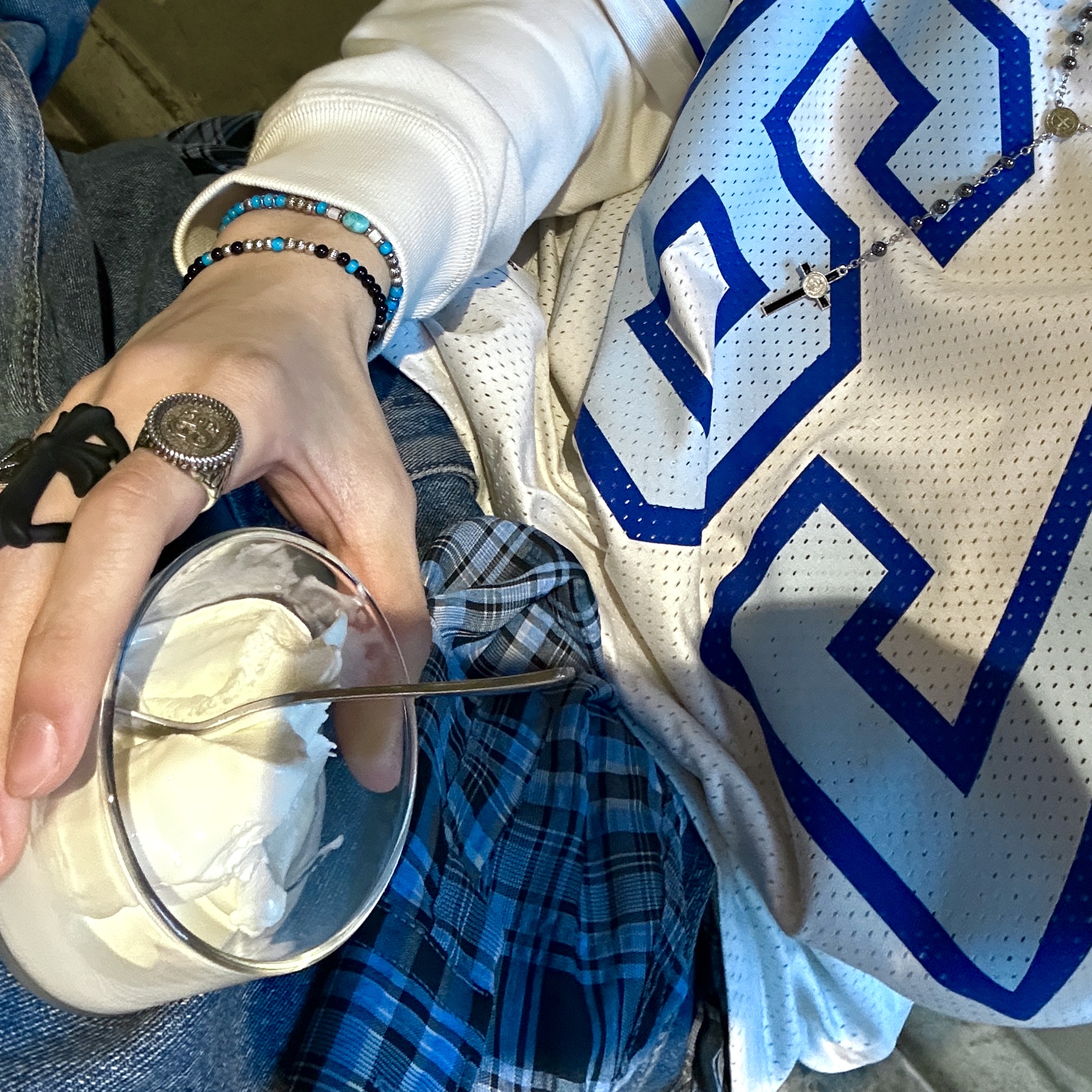 Jordan 1 Retro High OG University Blue, Chrome Hearts Silichrome Infinity CH Cross Ring Black - 2022/2023 착용 스타일 - 5