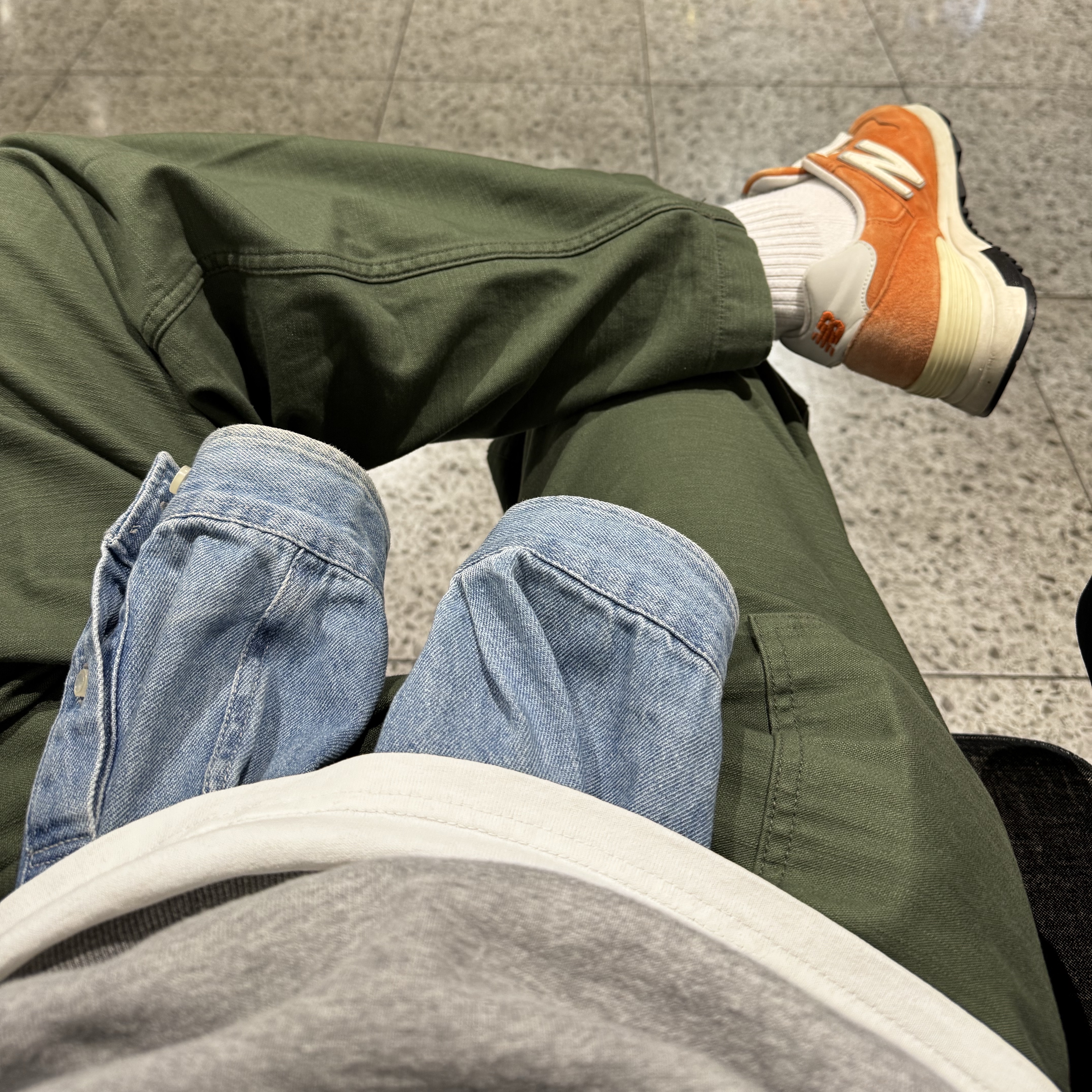New Balance x J.Crew 1400 Made in USA Orange 착용 스타일