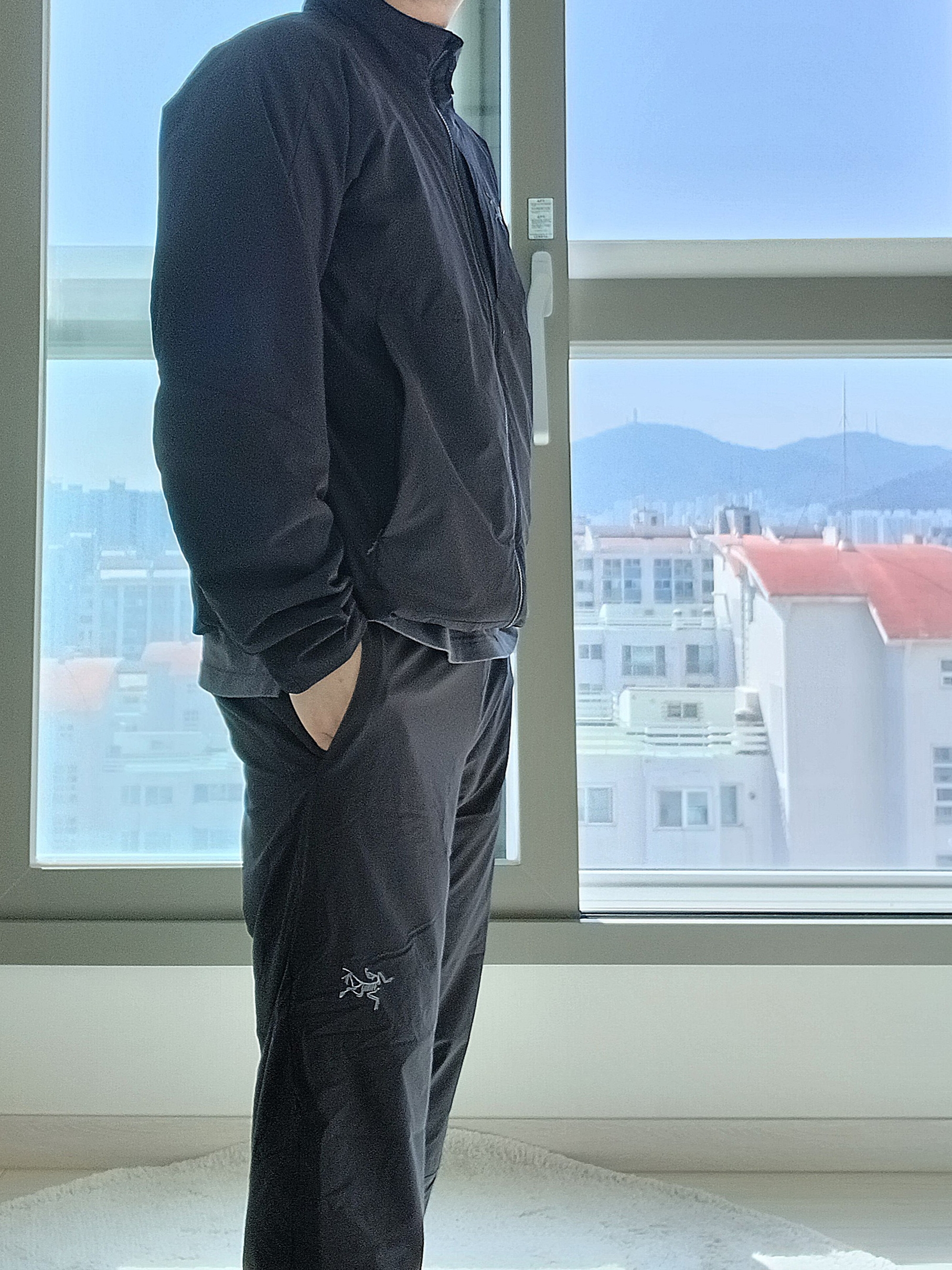 Arc'teryx Allium Insulated Jacket Black 착용 스타일 - 2