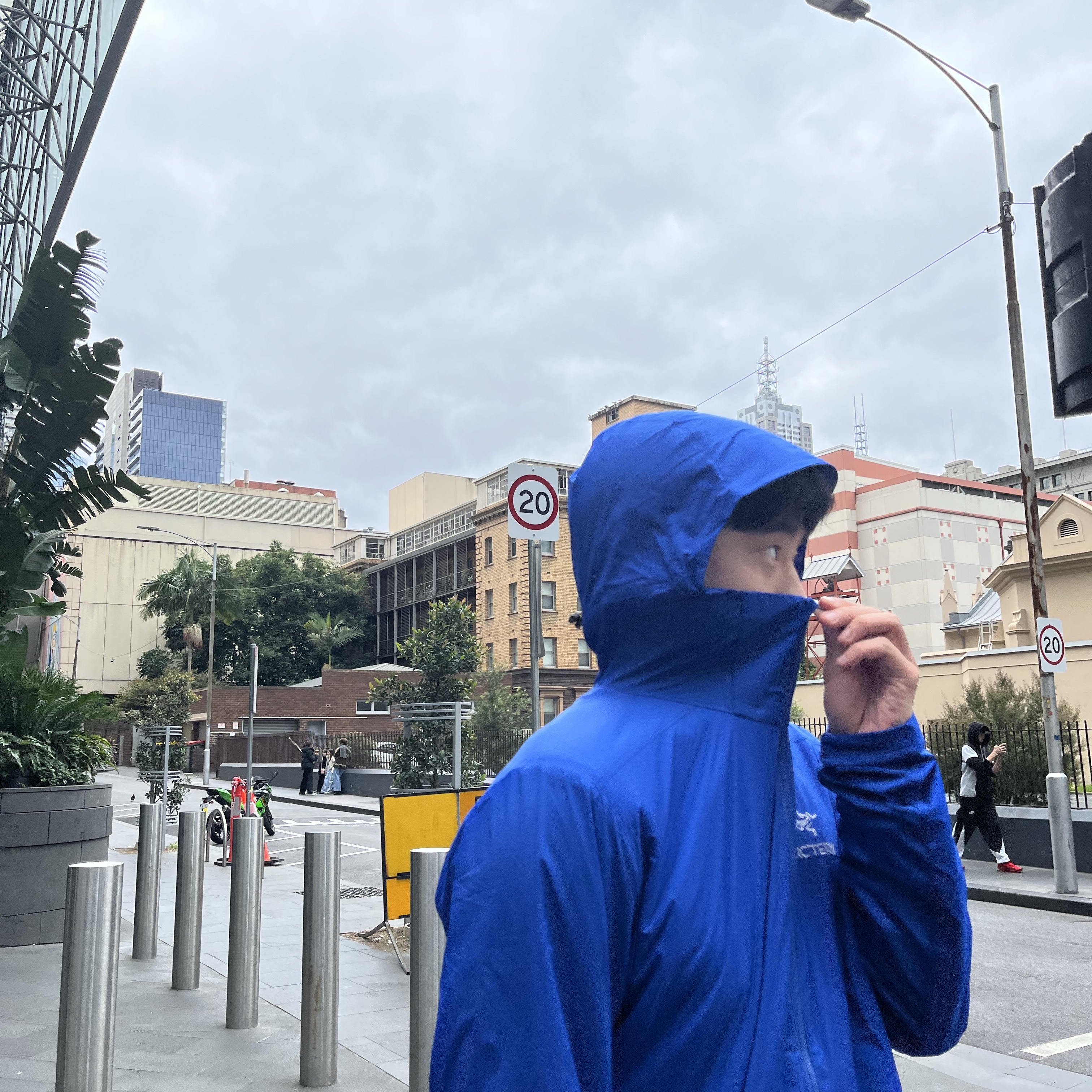 Arc'teryx Atom SL Hoody Vitality II 착용 스타일