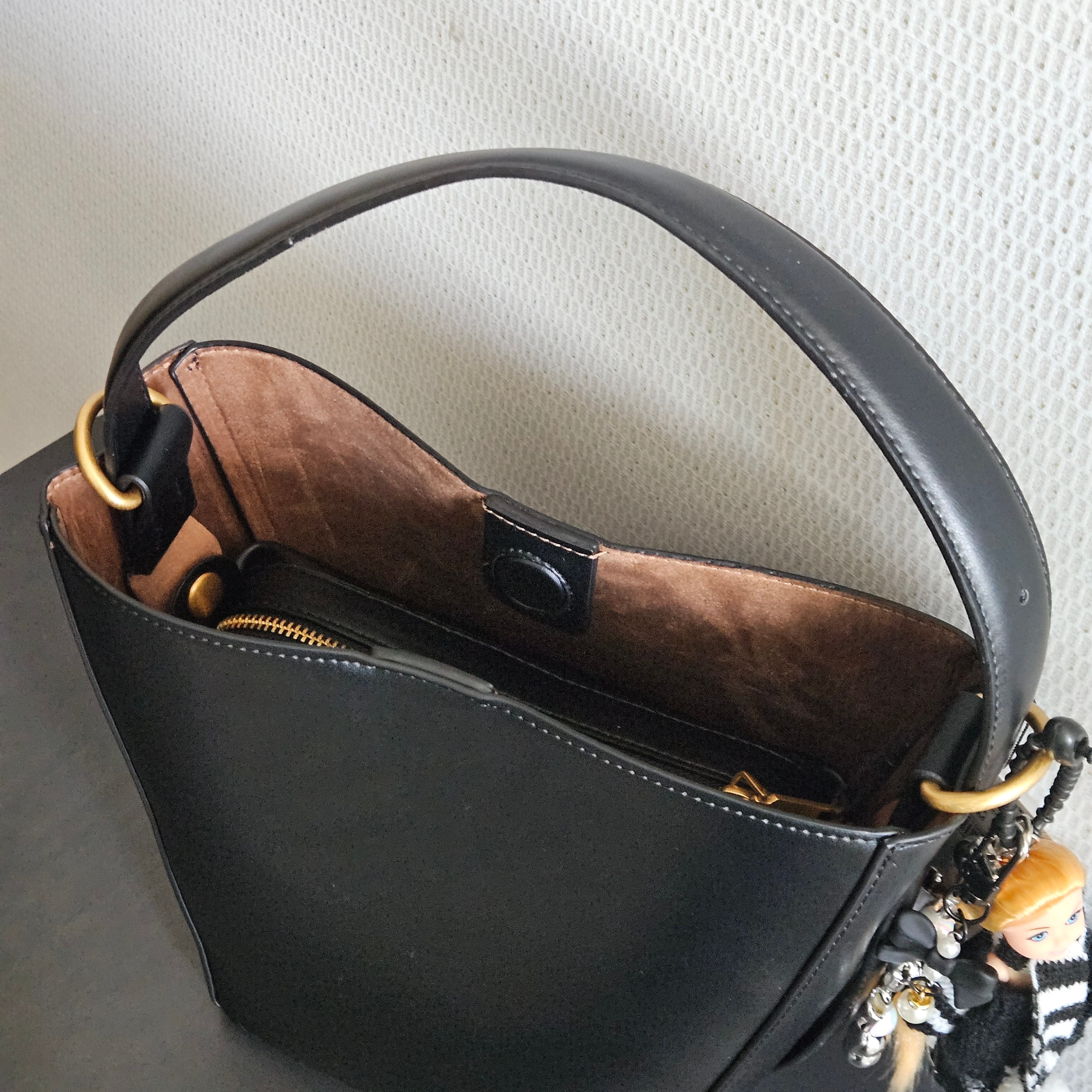 Zara Bucket Bag Black 착용 스타일 - 4