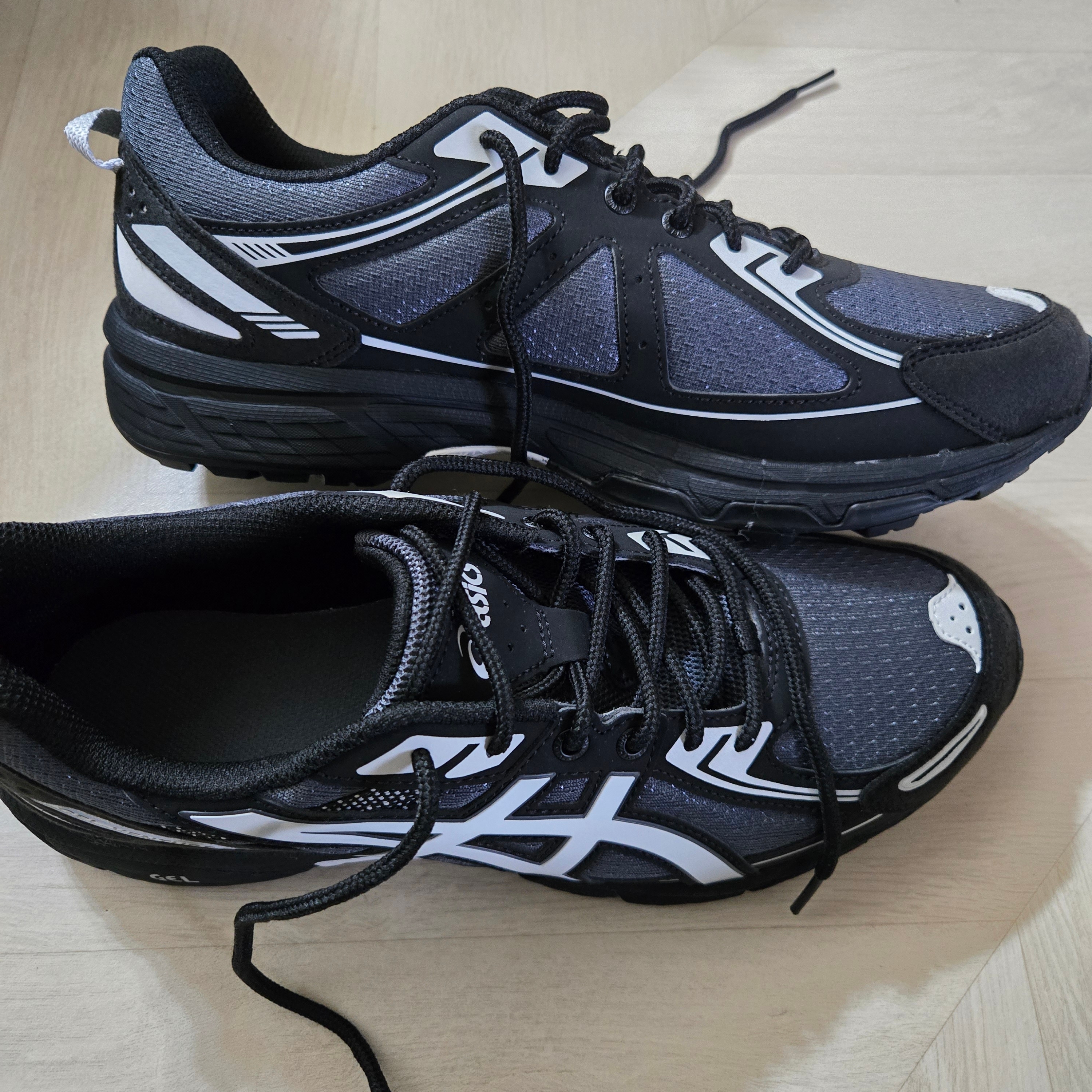 Asics Gel-Venture 6 Carrier Grey 착용 스타일 - 1