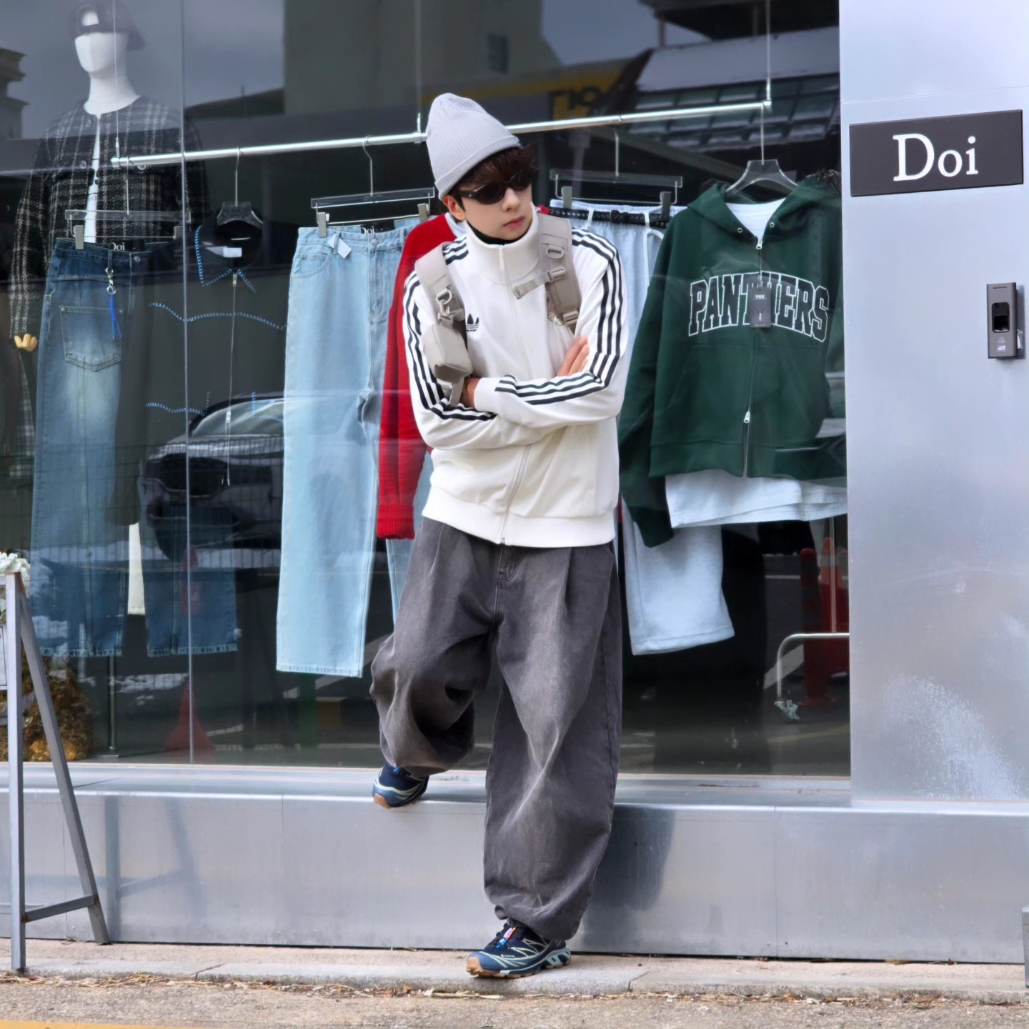 Nike SB Fisherman Beanie Dark Grey Heather, Adidas German Beckenbauer Track Top Off White - KR Sizing 착용 스타일 - 4
