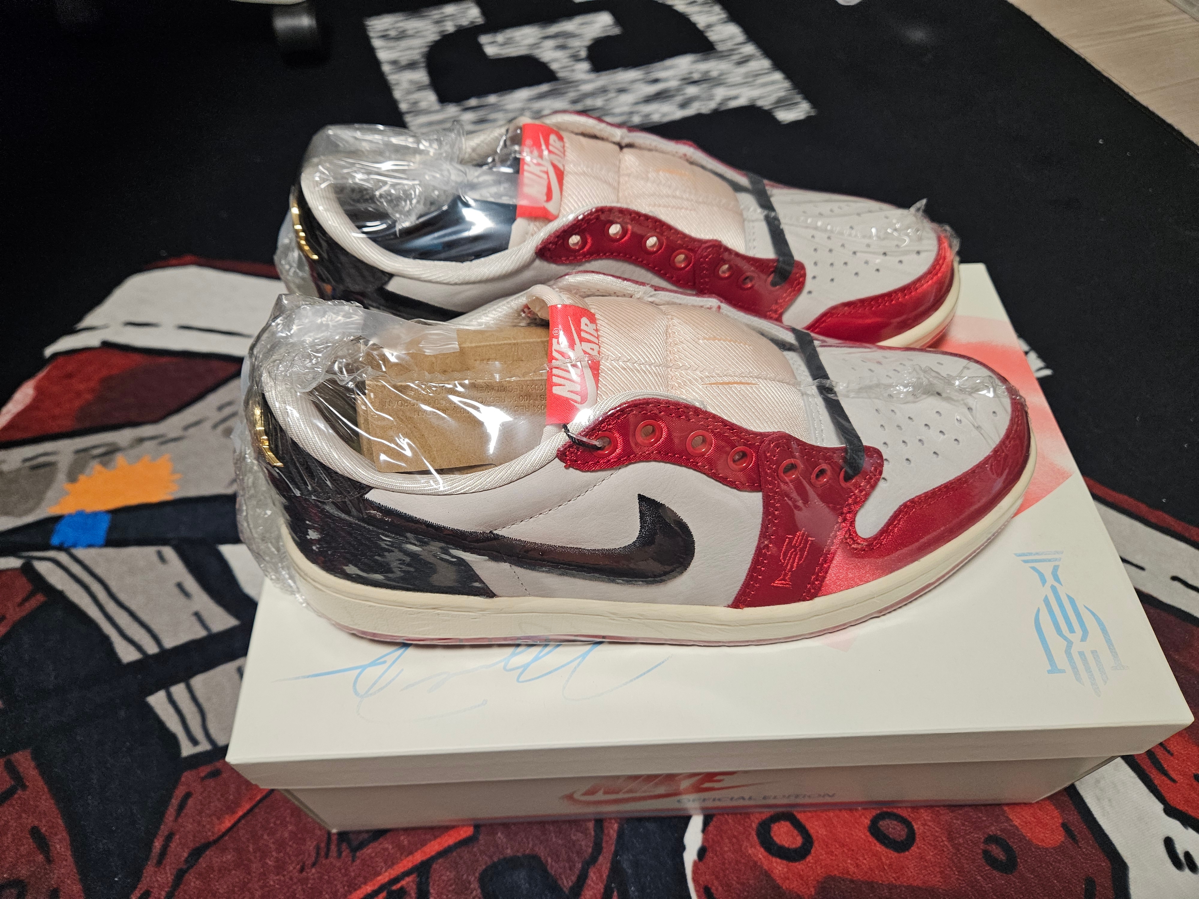 Jordan 1 x Trophy Room Retro Low OG SP Sail Varsity Red 착용 스타일