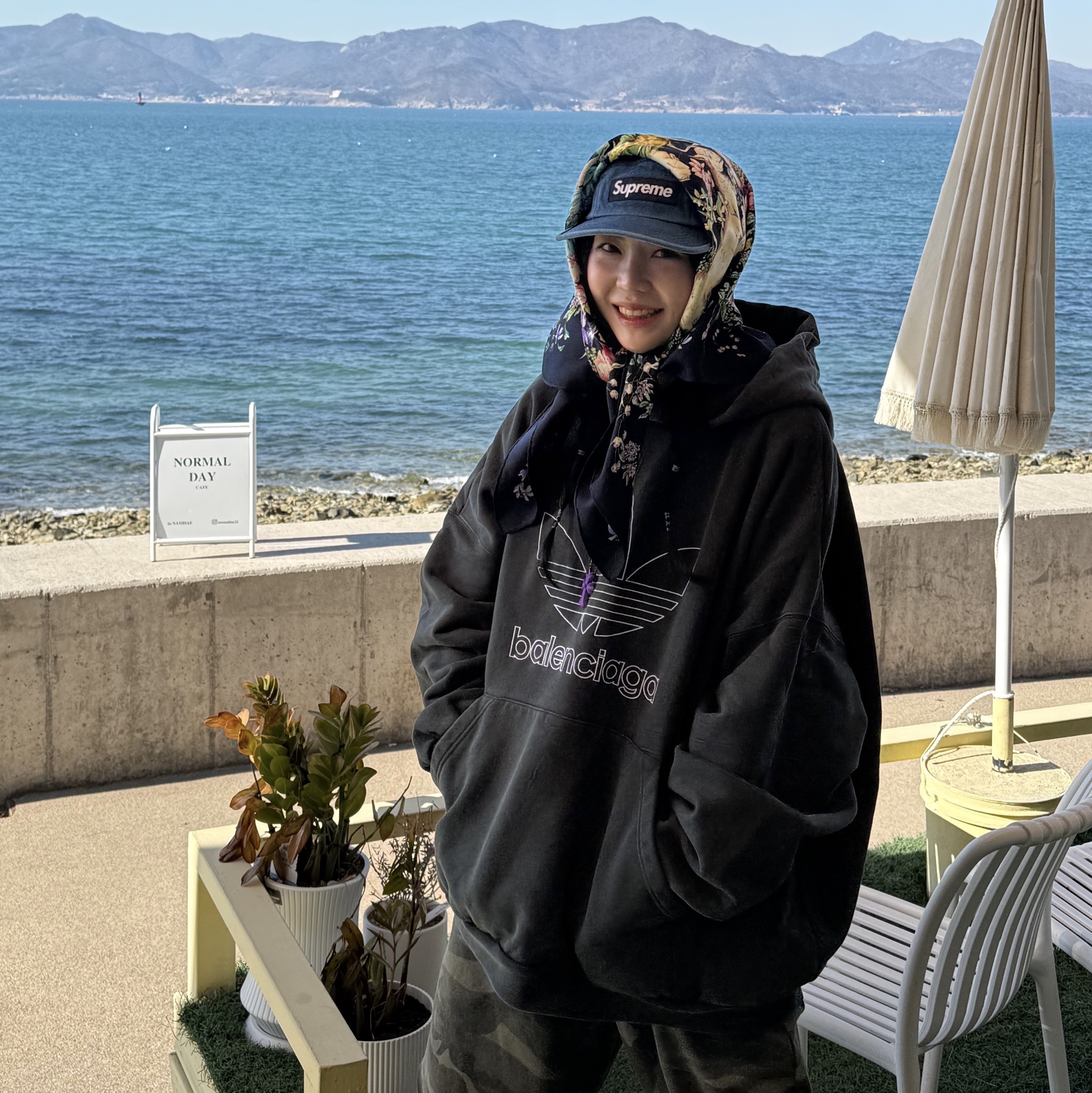 Balenciaga x Adidas Heavyweight Fleece Oversized Hoodie Green, Chrome Hearts Silichrome CH Cross Pendant Purple 2022/2023 착용 스타일 - 2