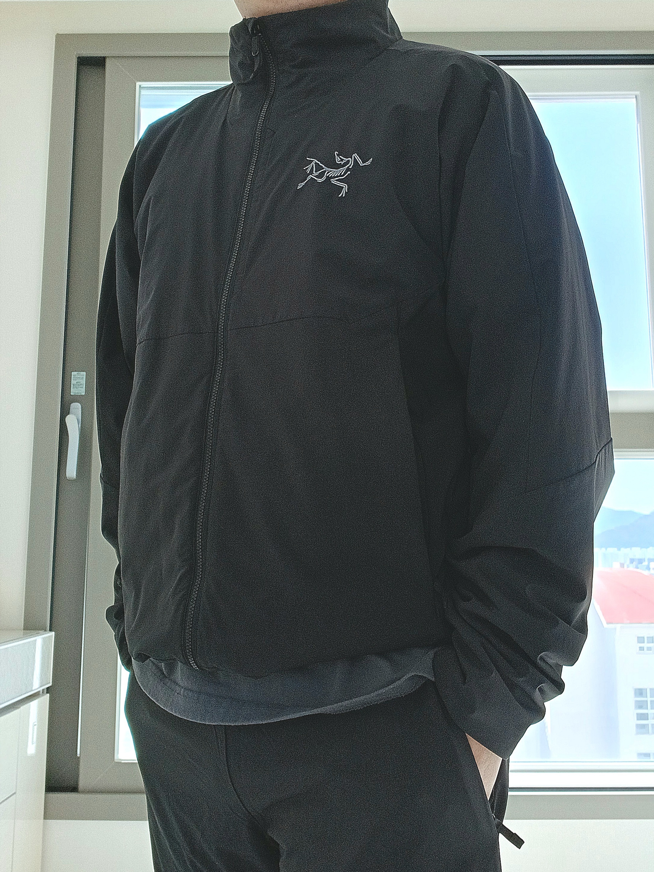 Arc'teryx Allium Insulated Jacket Black 착용 스타일 - 1