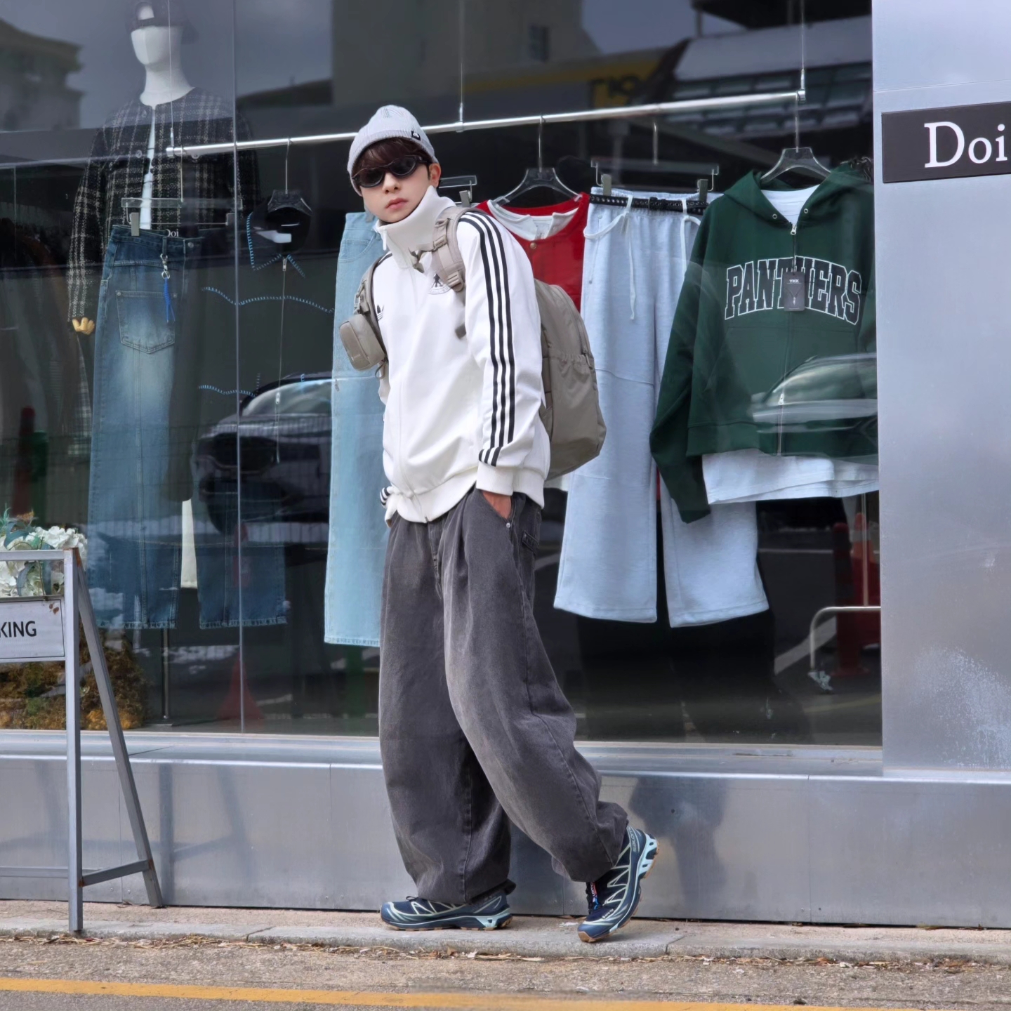 Nike SB Fisherman Beanie Dark Grey Heather, Adidas German Beckenbauer Track Top Off White - KR Sizing 착용 스타일 - 3