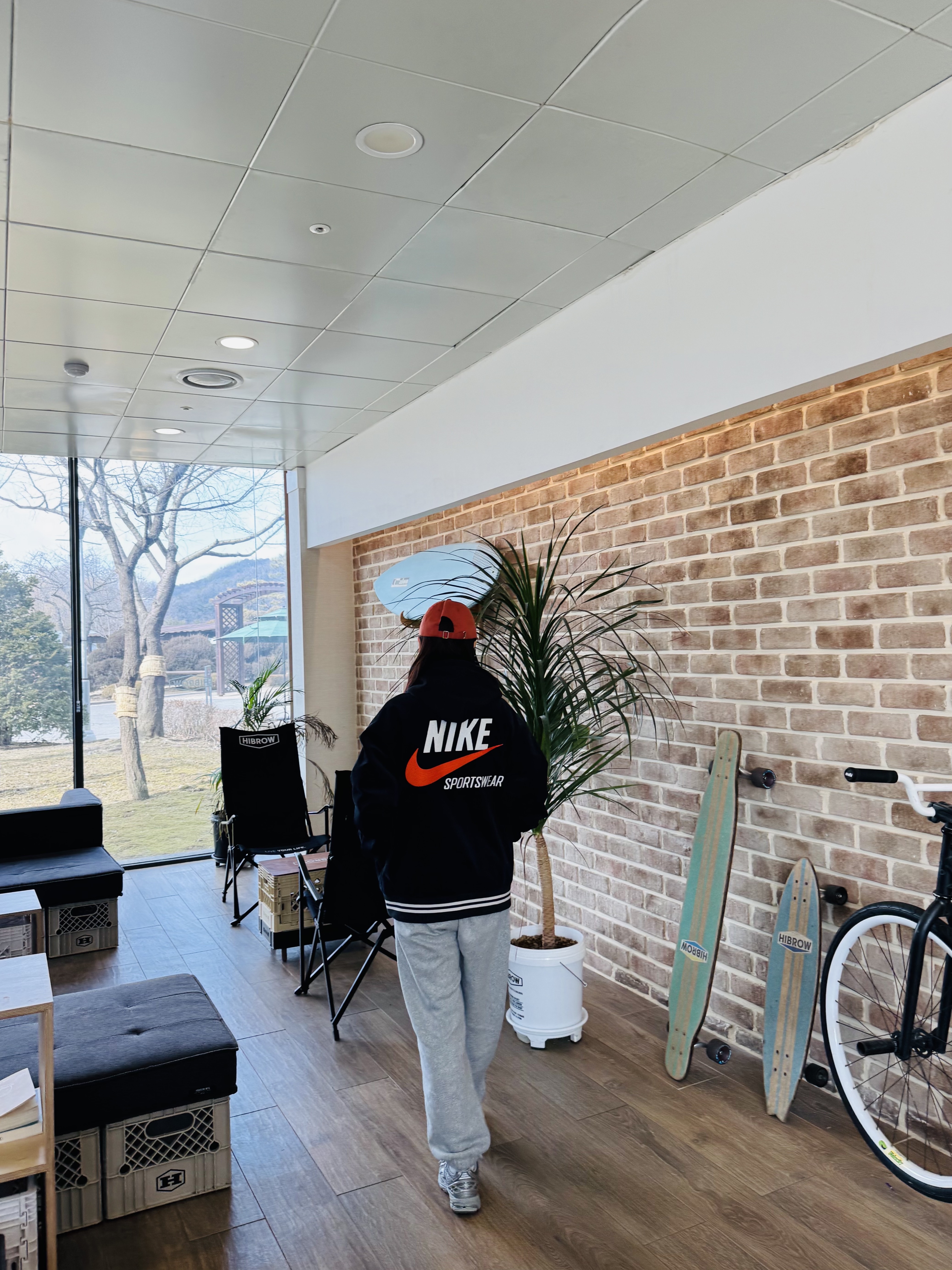 Stussy Basic Stock Low Pro Cap Dusty Orange, Nike NSW Trend Bomber Jacket Black - US/EU 착용 스타일 - 1