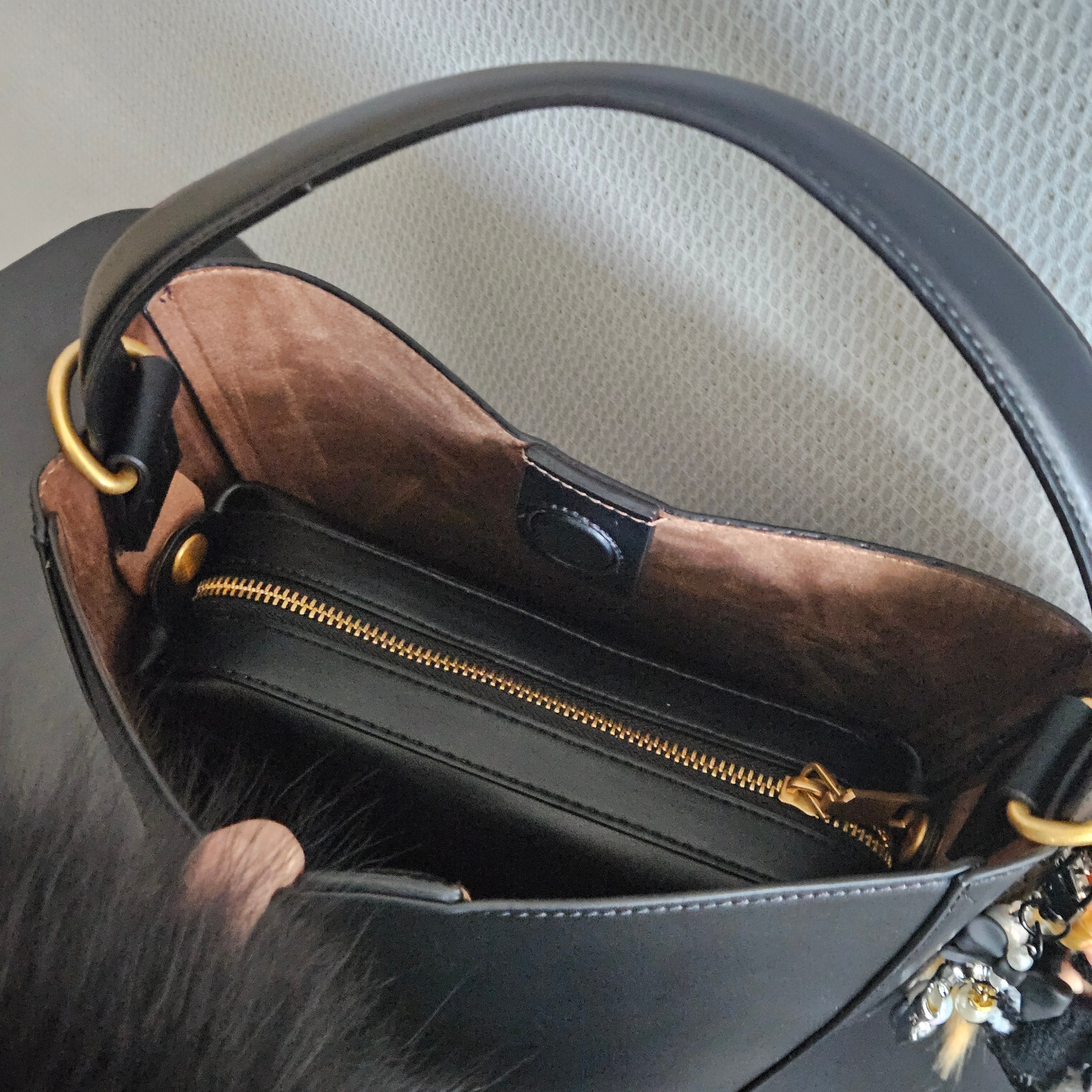 Zara Bucket Bag Black 착용 스타일 - 3