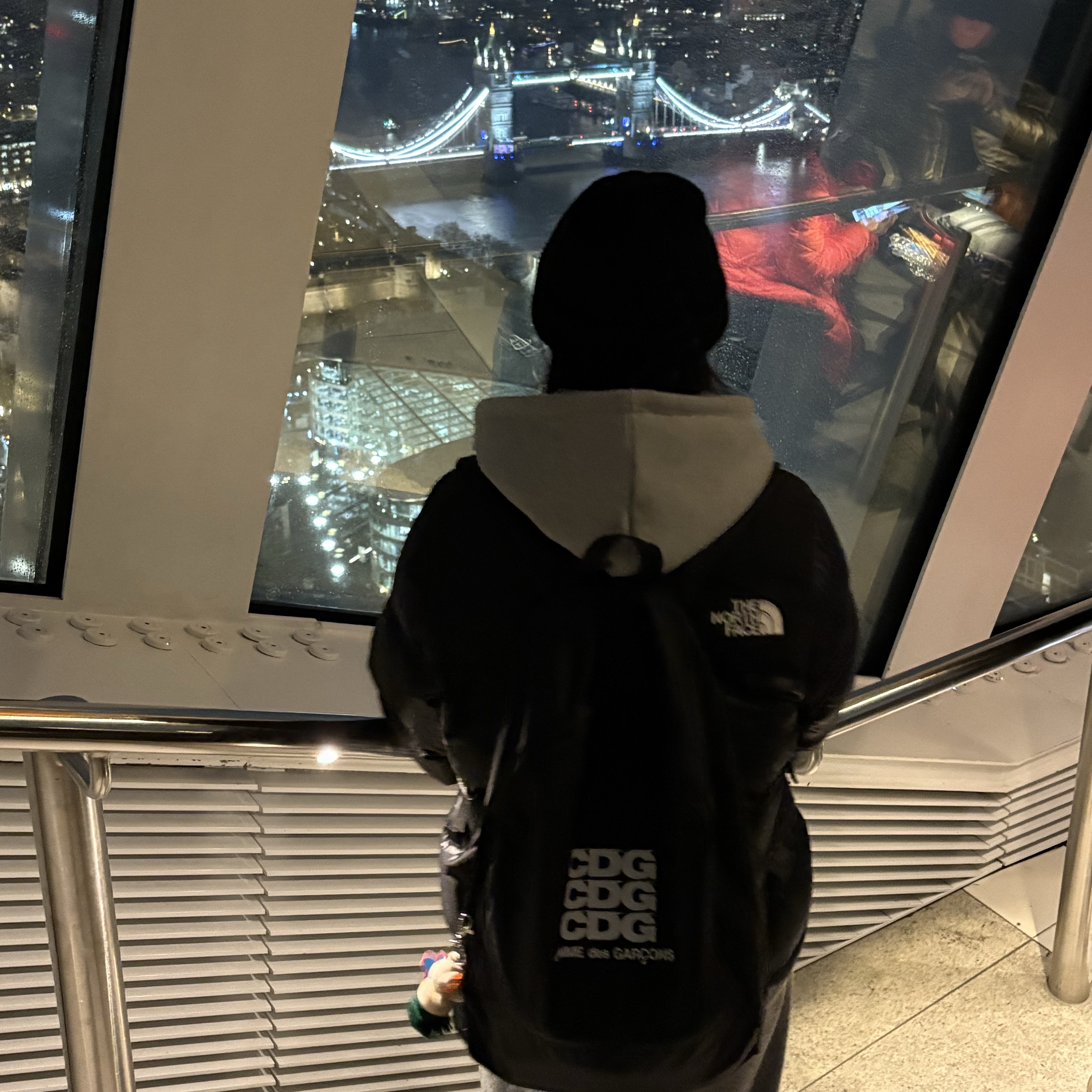 CDG 백팩 블랙 착용 스타일 - 3