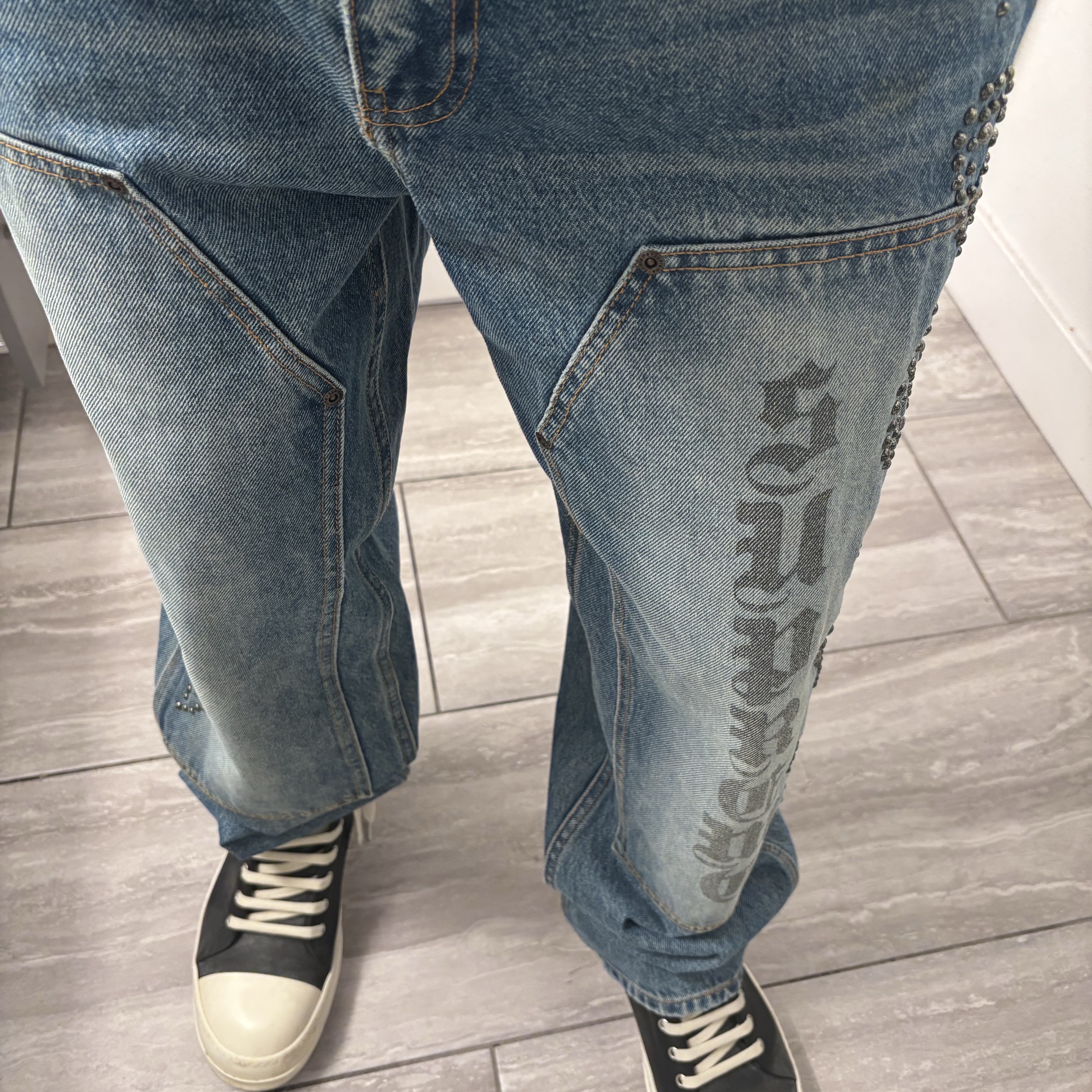 Supreme Paisley Studded Double Knee Painter Pants Washed Blue - 23FW 착용 스타일 - 1