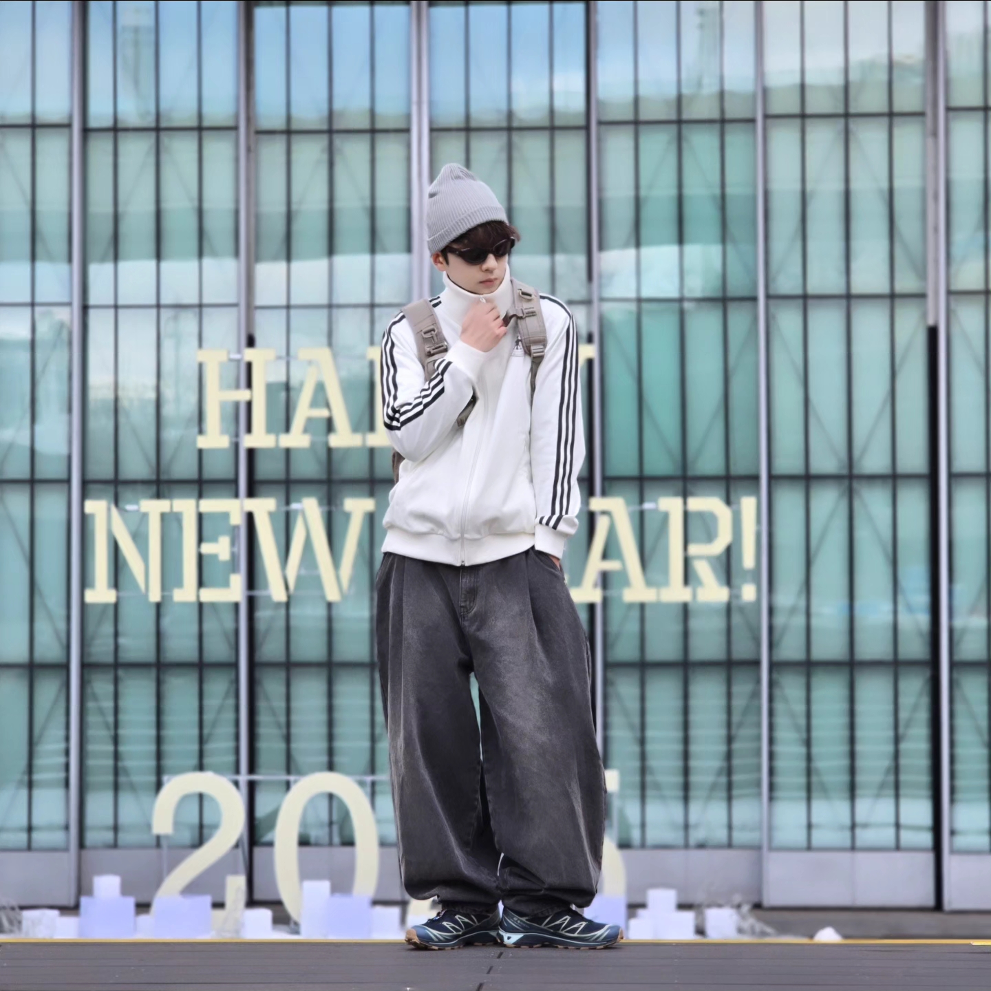 Nike SB Fisherman Beanie Dark Grey Heather, Adidas German Beckenbauer Track Top Off White - KR Sizing 착용 스타일 - 2
