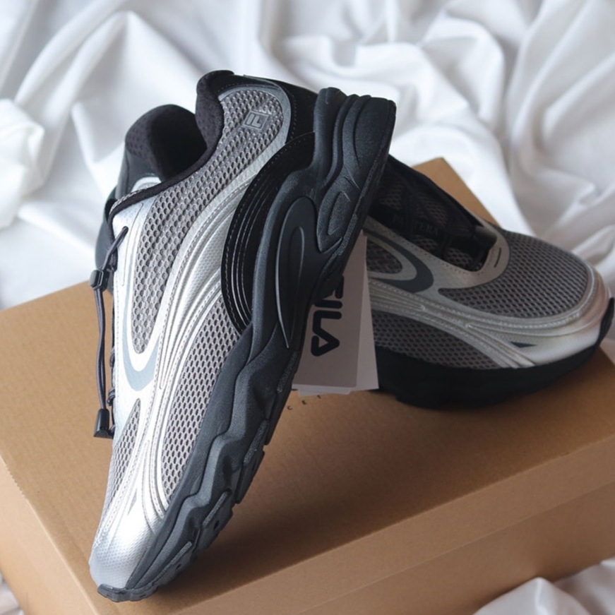 [6% 적립] FILA Pantera 99/25 Silver 착용 스타일 - 1