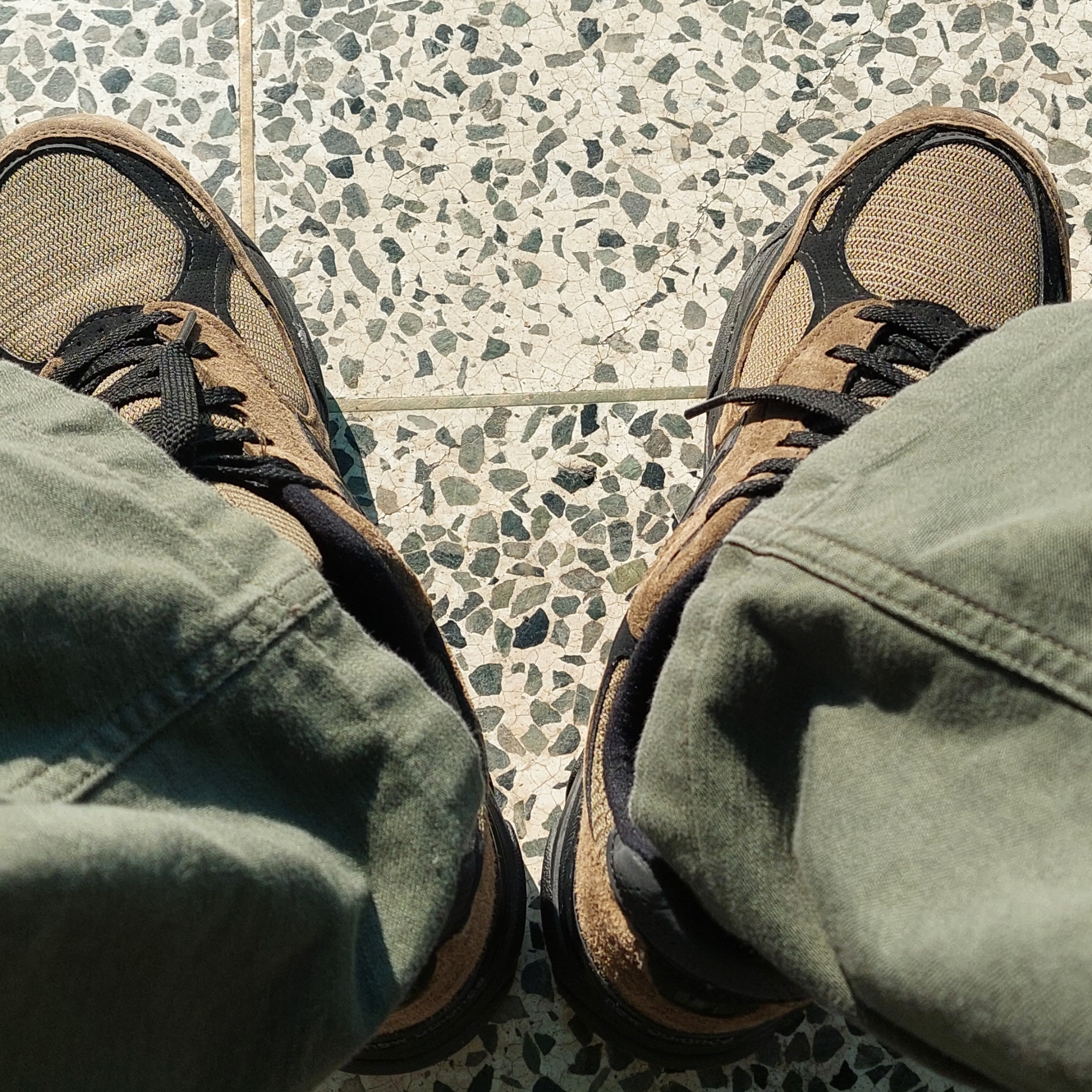 New Balance x JJJJound 990v3 Brown Black 착용 스타일