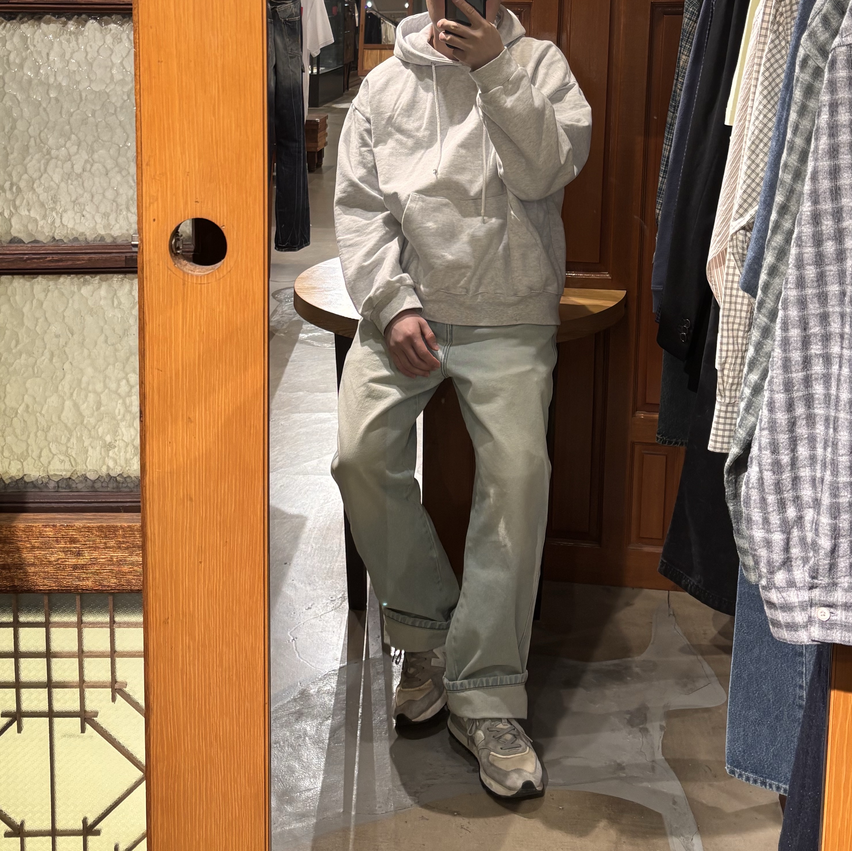 AMI Alex Fit Jeans Bleached Blue 착용 스타일