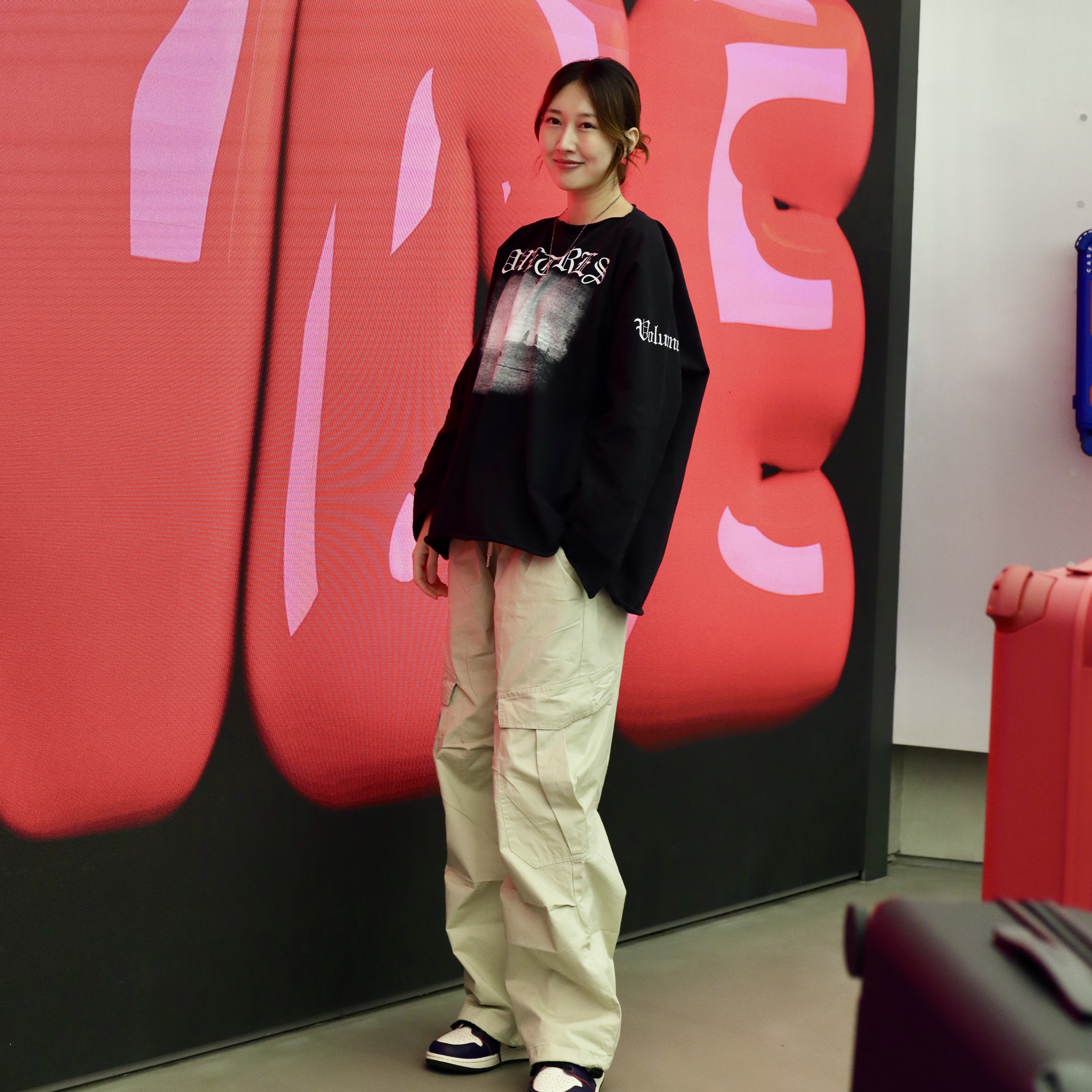 이지 벌처스 2 롱 티셔츠 블랙, 조던 1 레트로 하이 OG 디파이언트 SB LA 투 시카고 착용 스타일 - 3