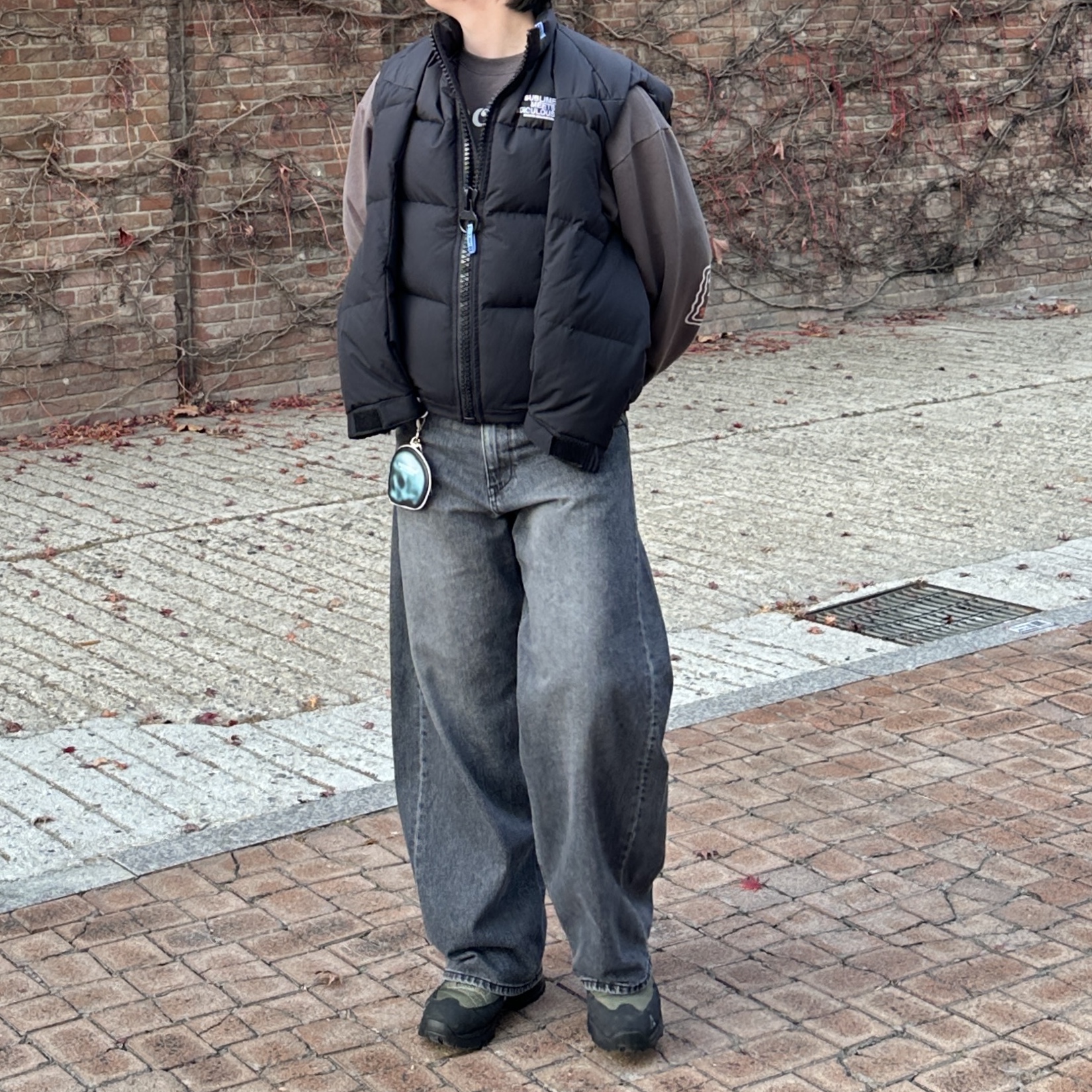 Maison Mihara Yasuhiro Hollowed Out Down Vest Black, Roa Hiking Katharina Olive Black 착용 스타일