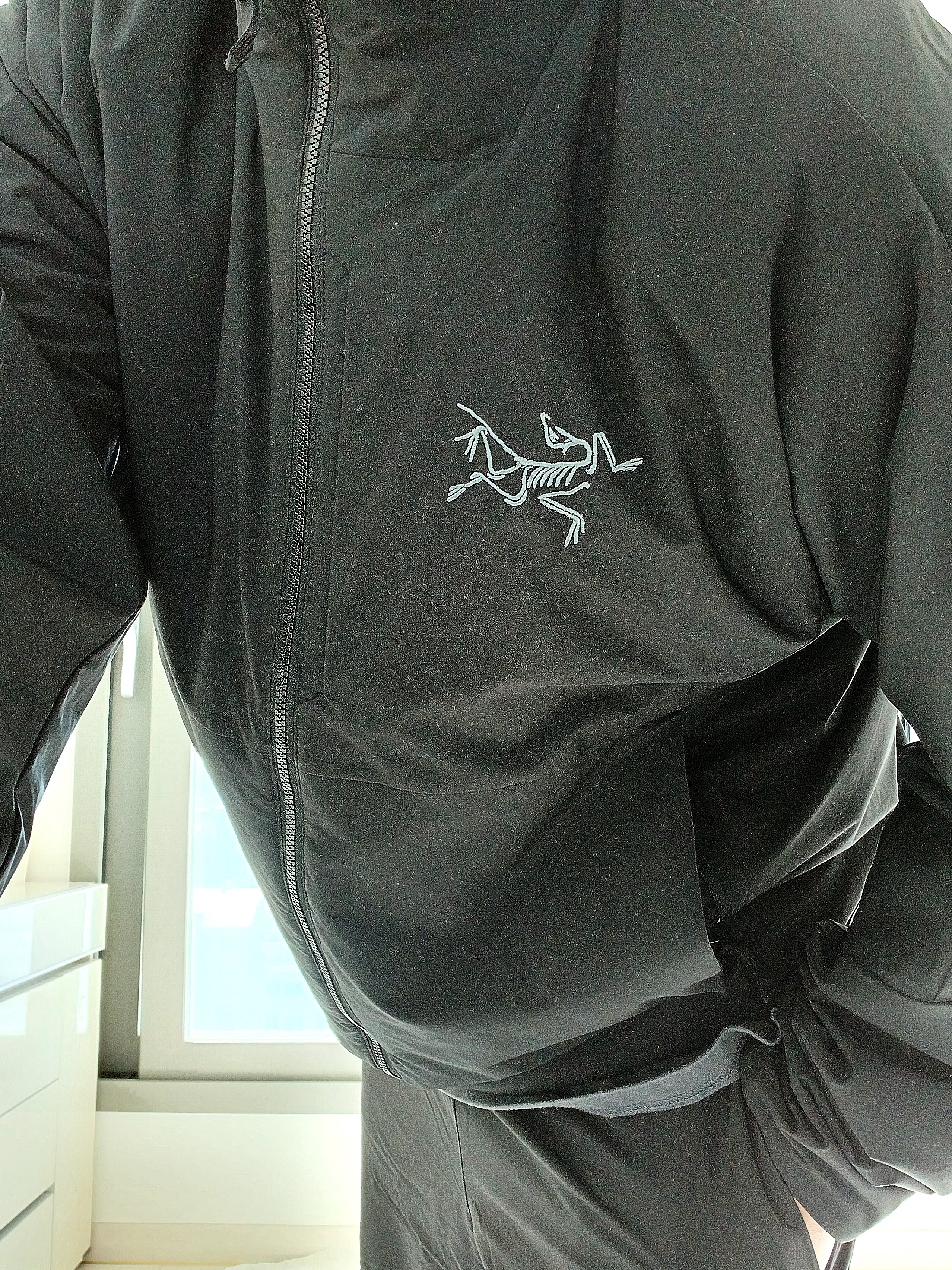 Arc'teryx Allium Insulated Jacket Black 착용 스타일 - 6