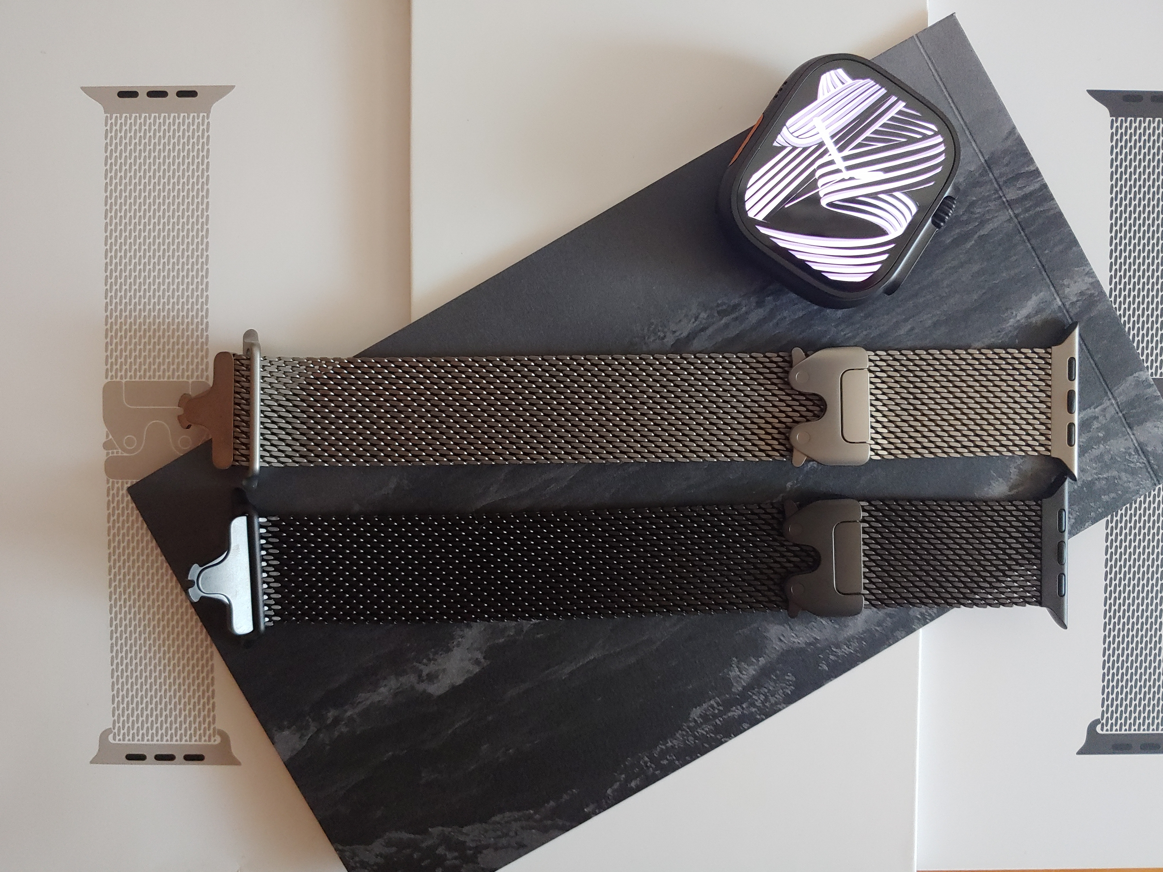 Apple Watch Ultra 2 49mm Black Titanium Case with Ocean Band Black (Korean Ver.), Apple Watch Titanium Milanese Loop Band 49mm Natural 착용 스타일